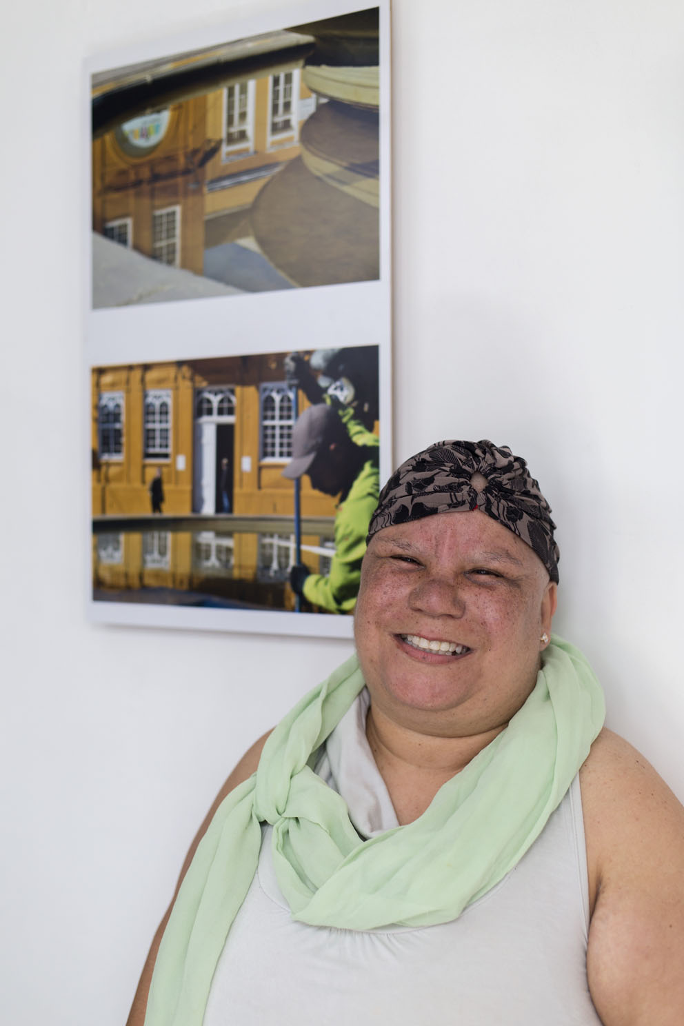 Alessandra Rocio de Andrade na abertura da sua exposição no CJAP em 2019. Foto Maringas Maciel