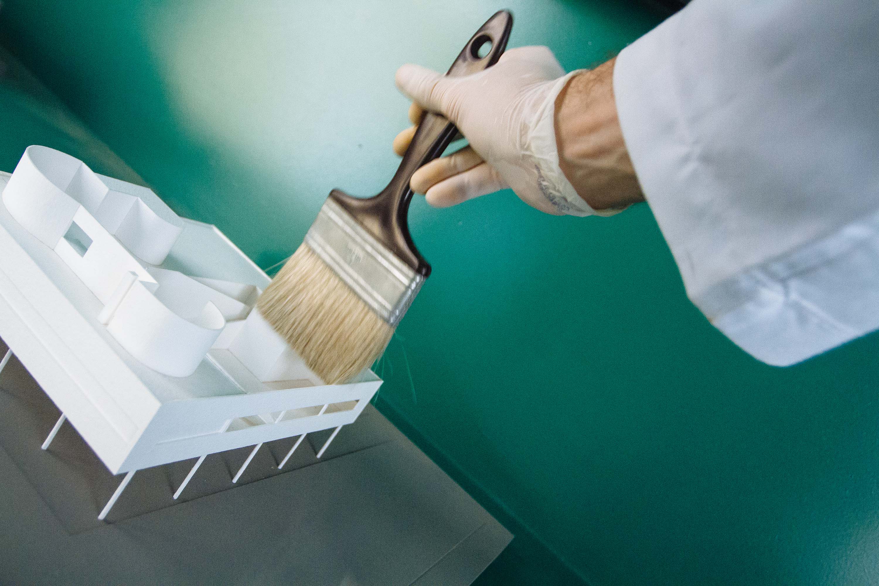 Trabalho de conservação das obras do MON segue intenso durante a quarentena. Foto Marcio Pimenta