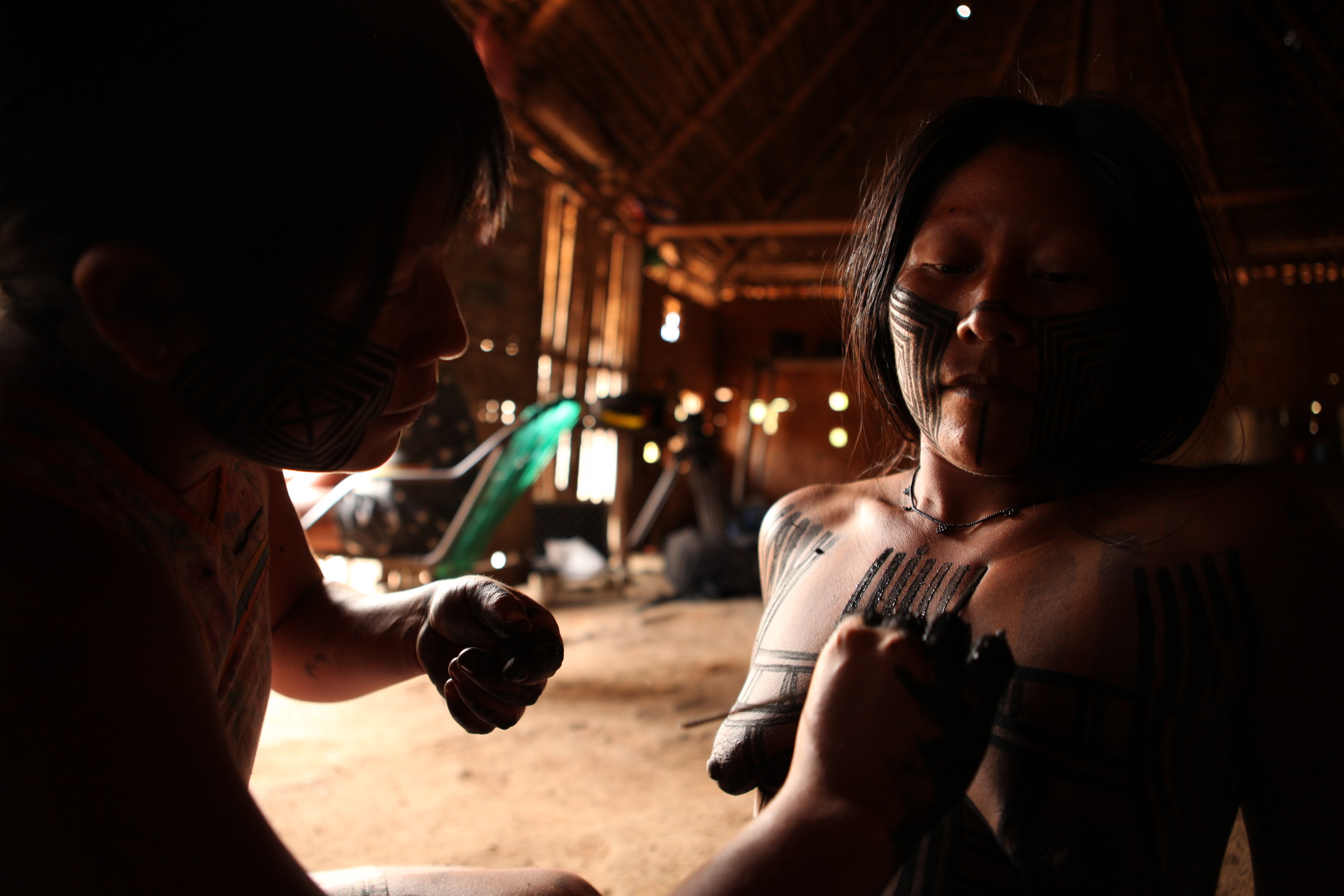 Oficina de pintura corporal “Jenipapo, pintura corporal e grafismos Mebêngôkre-Kayapó”.