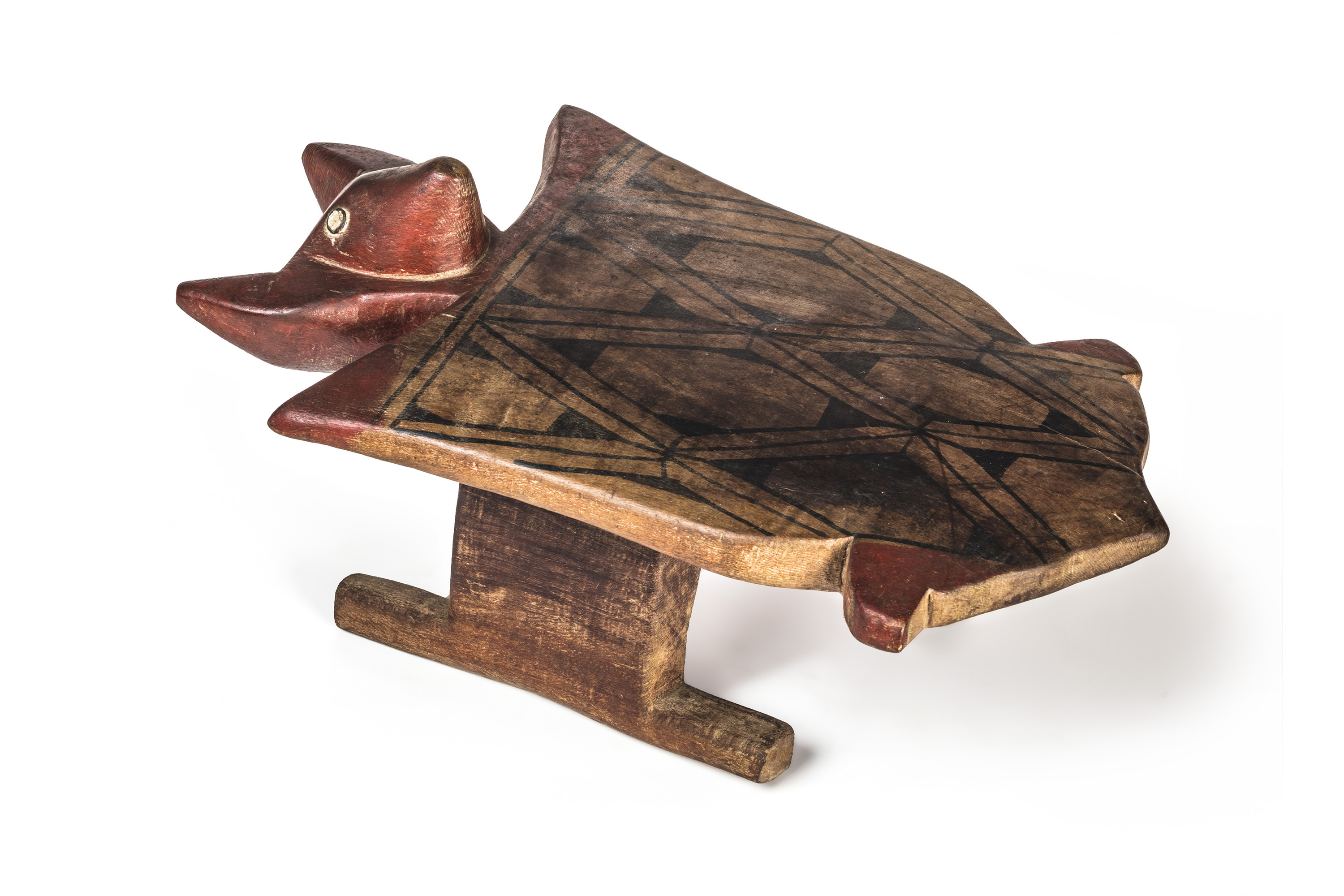 MON promove exposição com 200 bancos feitos por indígenas