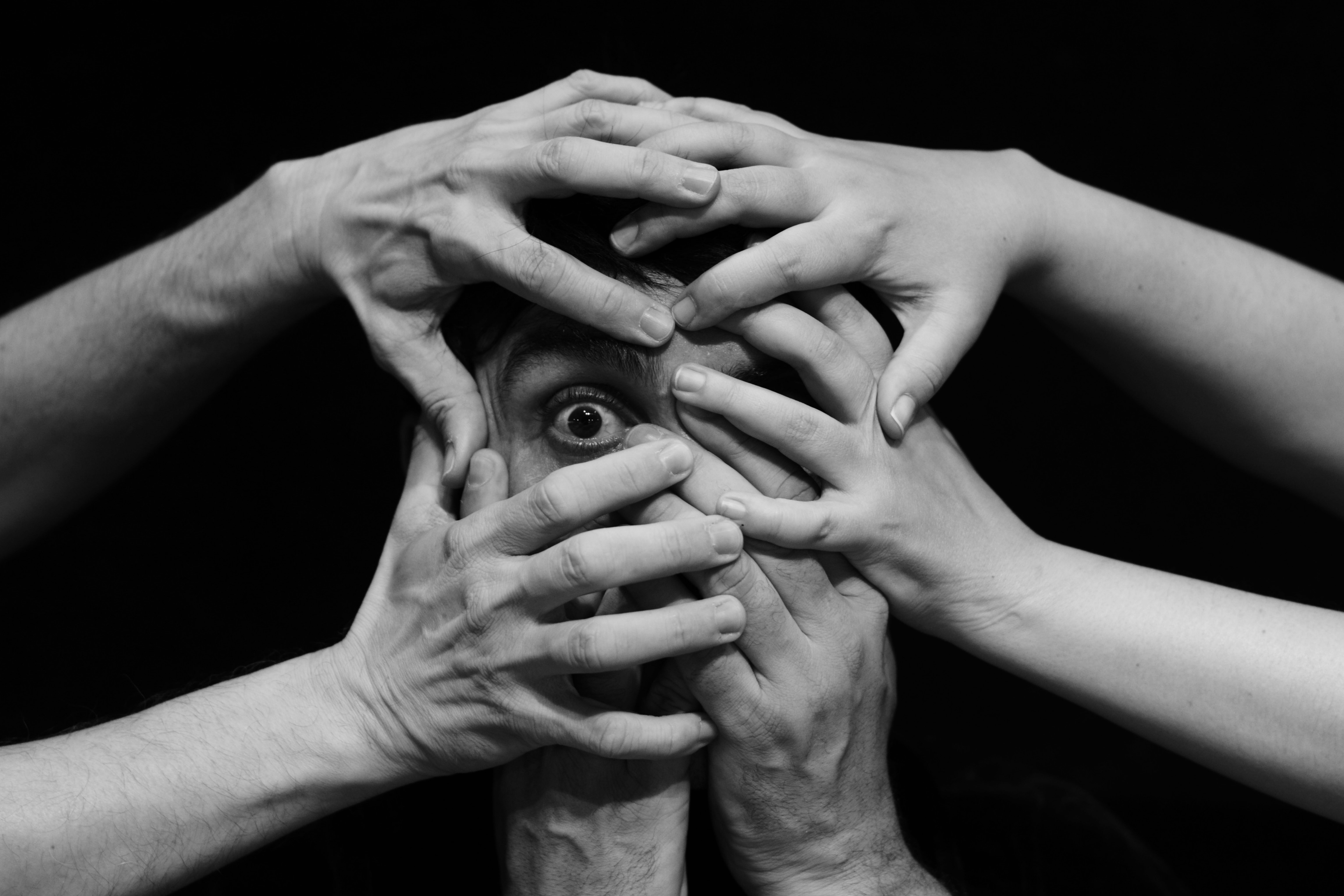  “Esperando Beltrano”, no qual os personagens Fulano e Sicrano revisitam de forma ácida o universo do teatro contemporâneo.