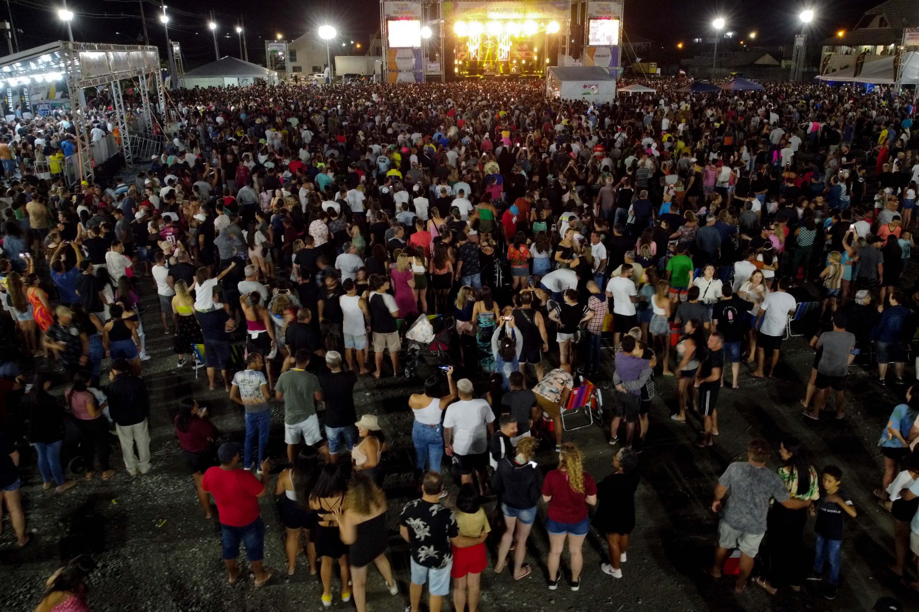 Shows no Litoral: sertanejo e forró embalam fim de semana em Matinhos e Pontal do Paraná - Antony & Gabriel