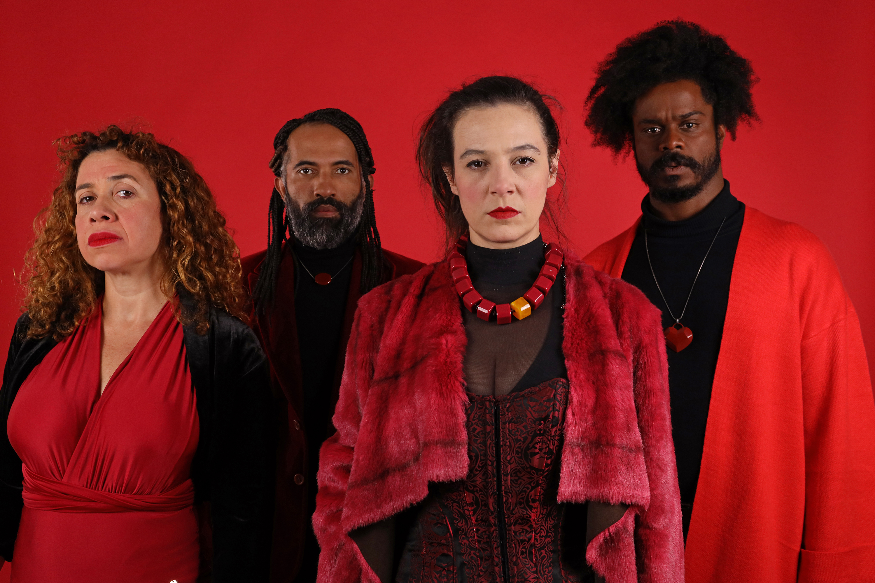 Apresentações gratuitas vão de 3 a 20 de agosto, no Teatro Zé Maria, em Curitiba.