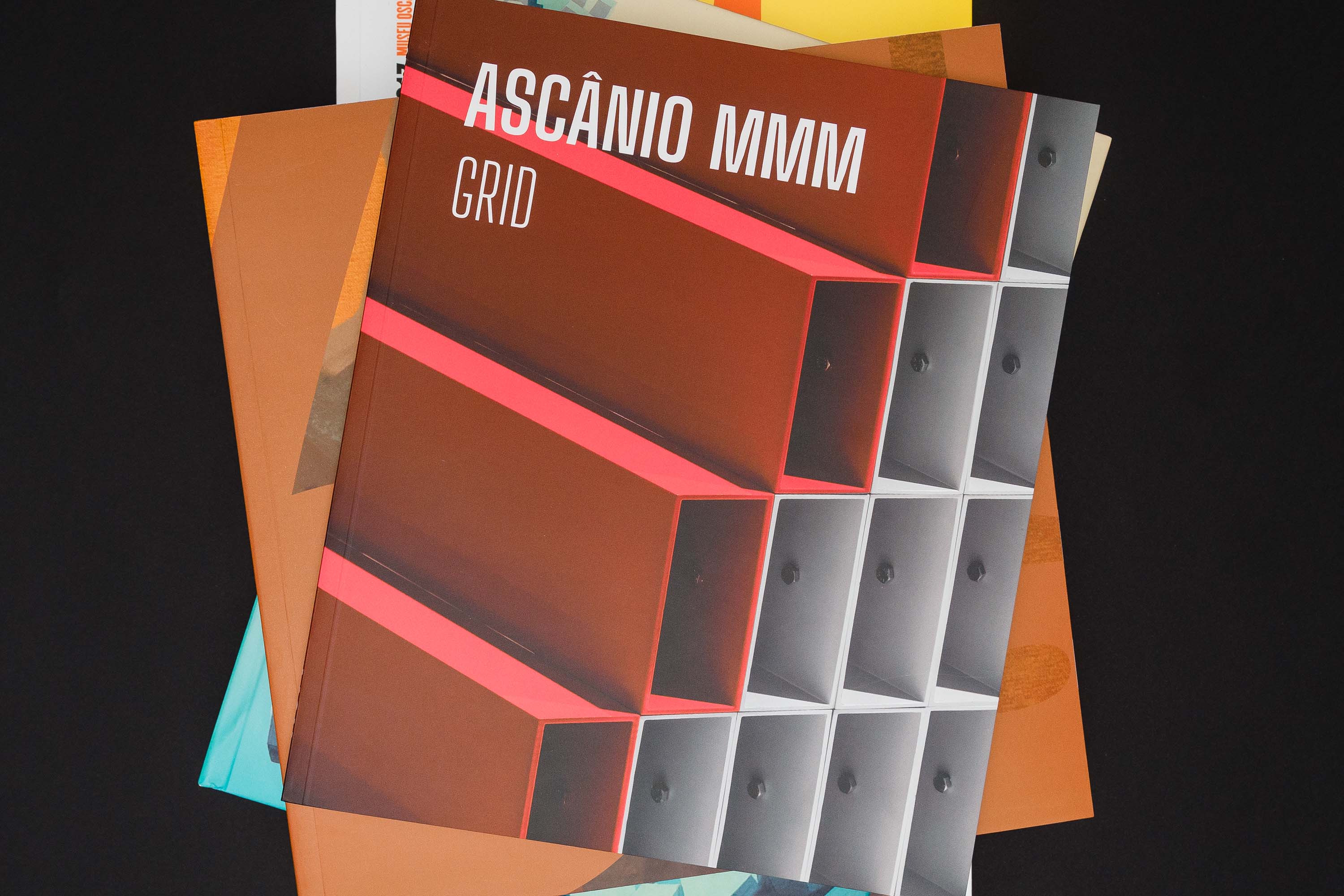 Catálogos de exposições do MON