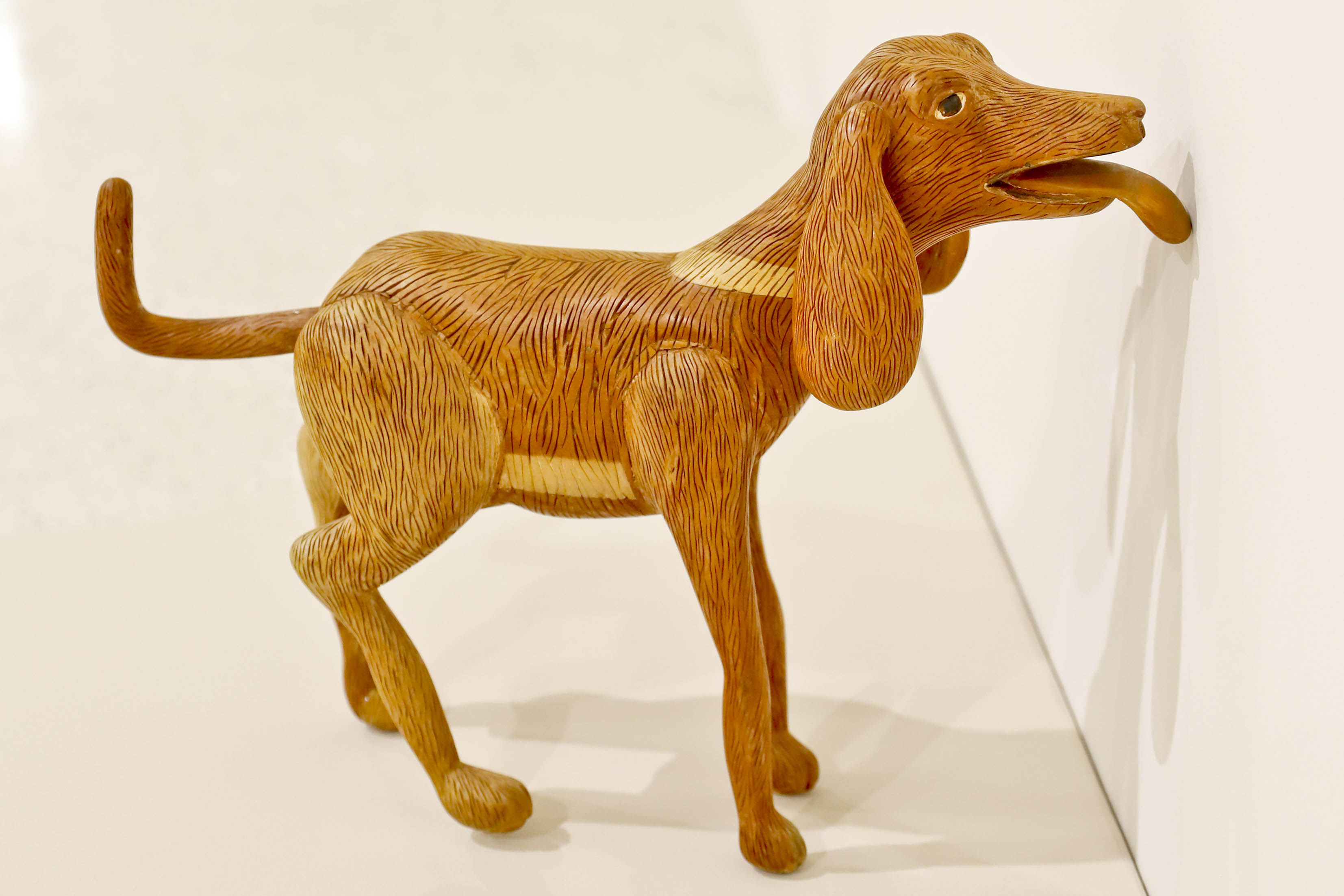 MON promove encontros para público 60+ sobre a mostra de Efrain Almeida