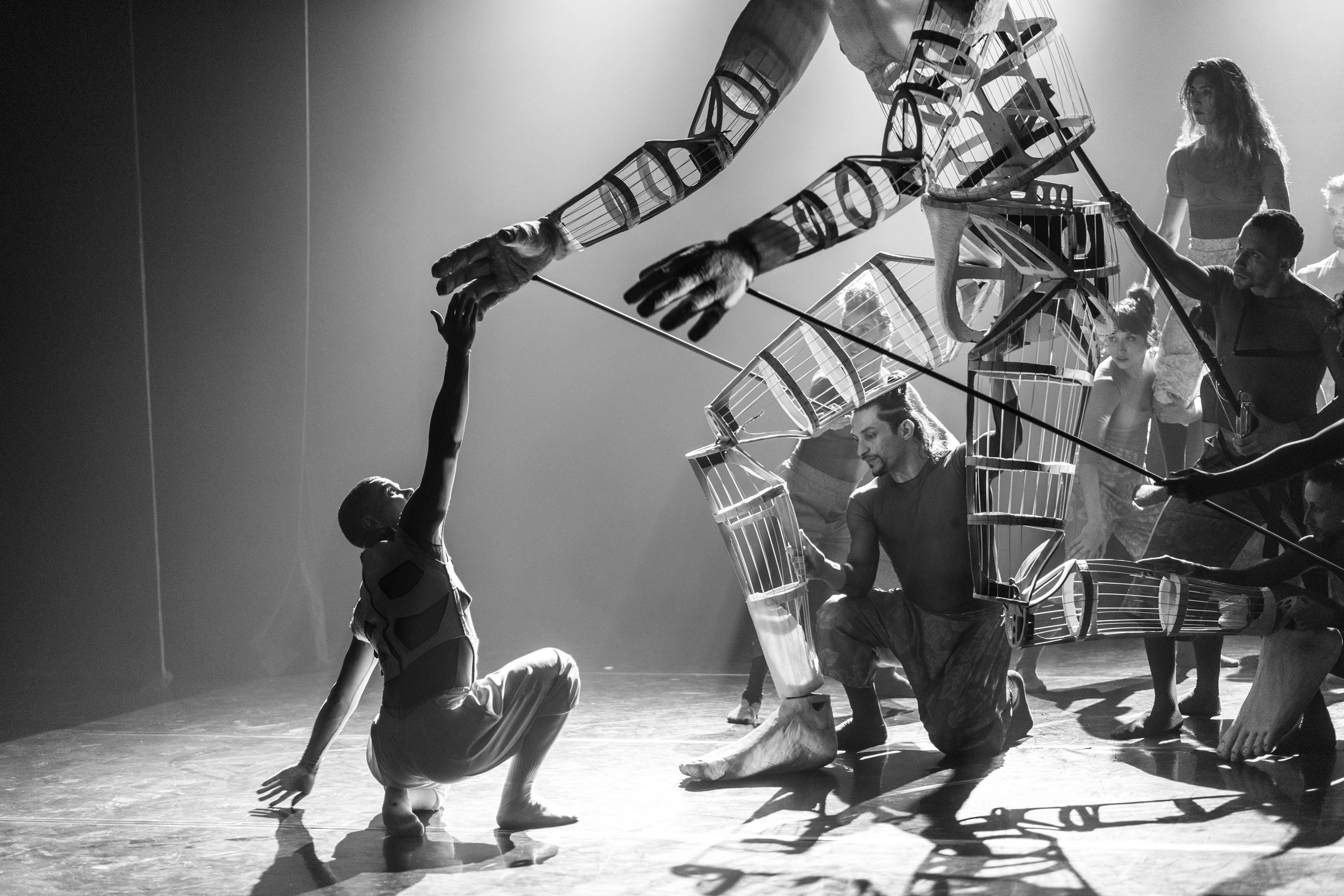 Balé Teatro Guaíra abre o mês de agosto com o espetáculo Contraponto no Guairão