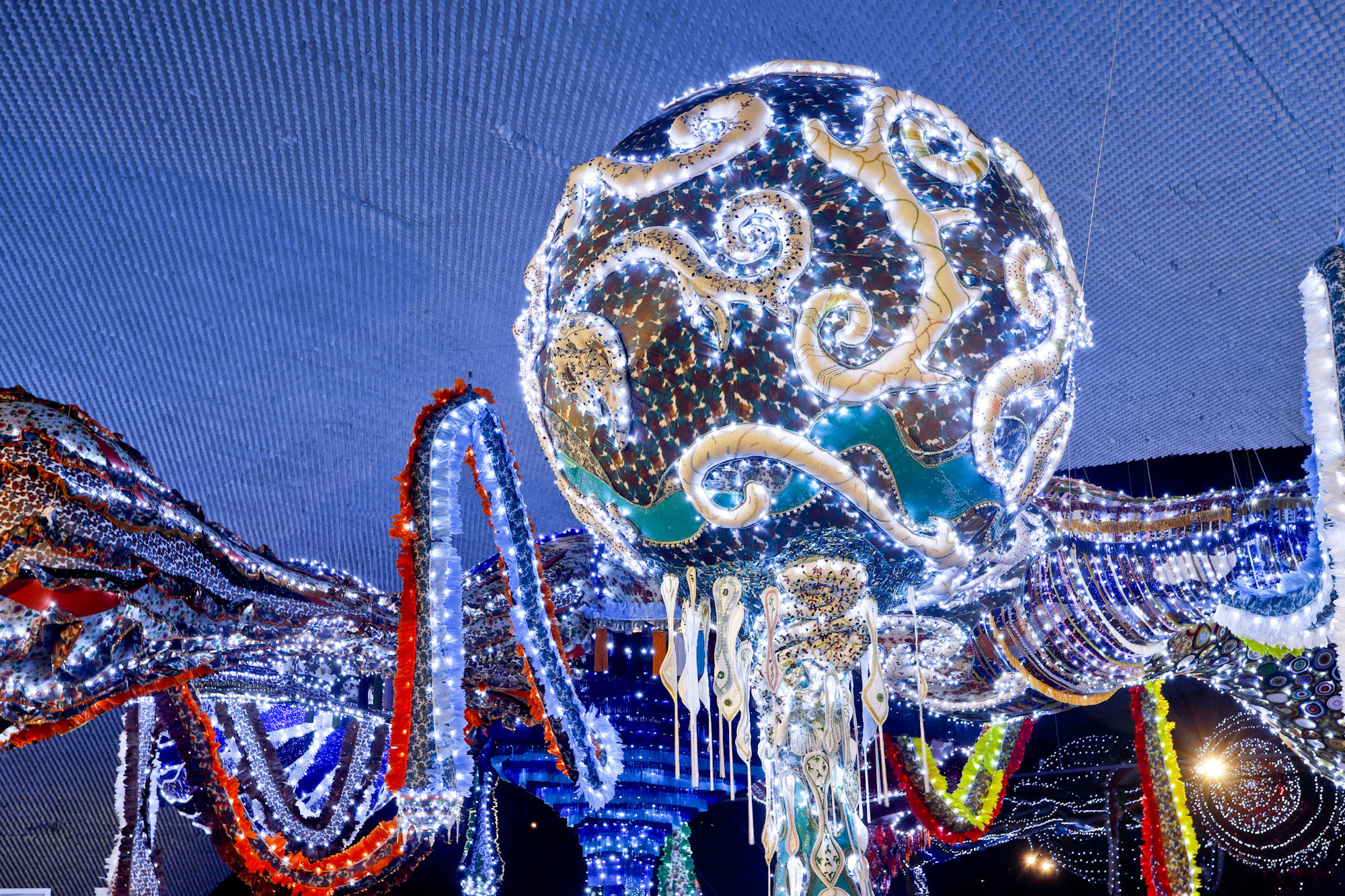 Últimos dias da exposição “Extravagâncias” de Joana Vasconcelos no MON