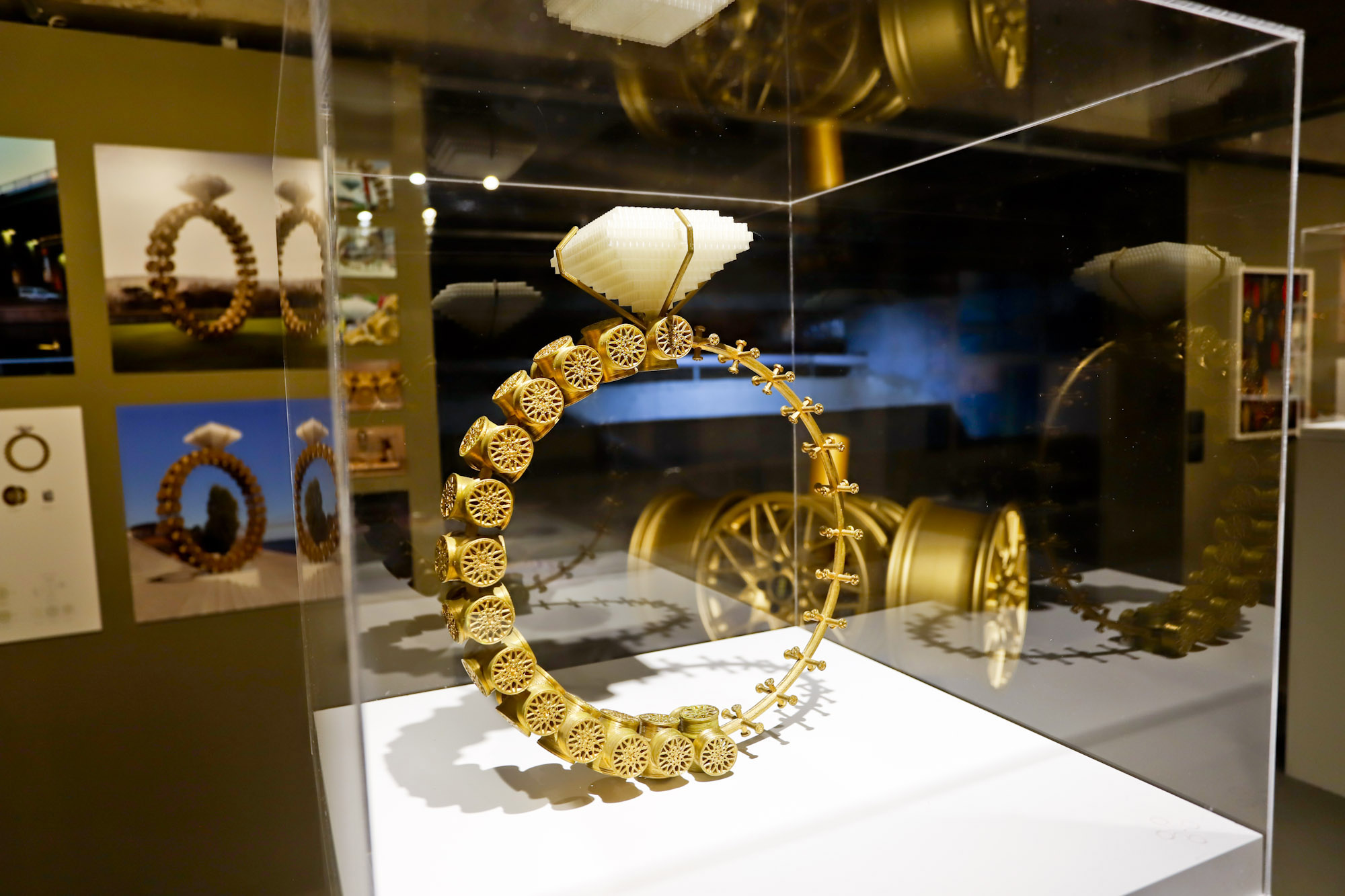 Últimos dias da exposição “Extravagâncias” de Joana Vasconcelos no MON