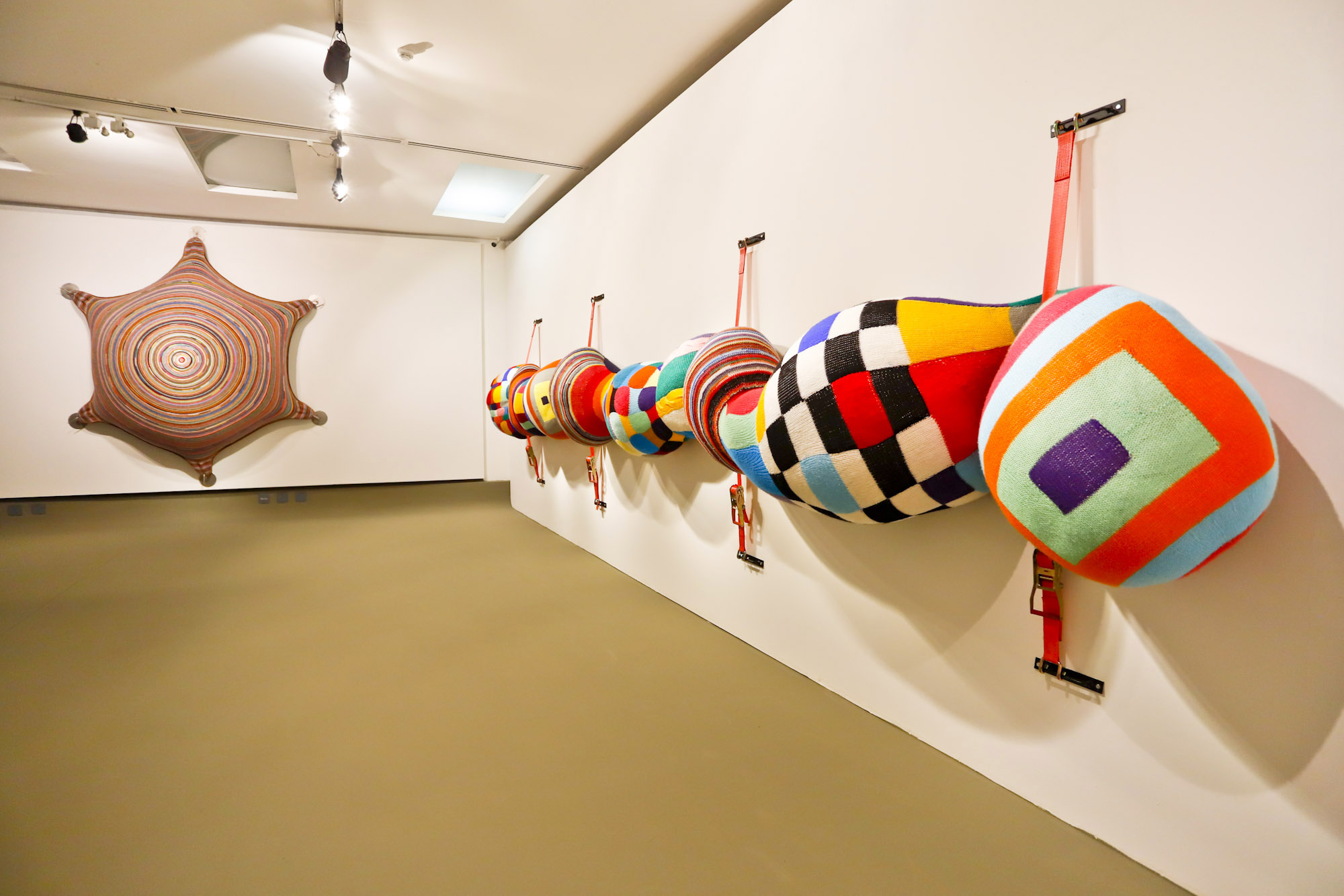 Últimos dias da exposição “Extravagâncias” de Joana Vasconcelos no MON