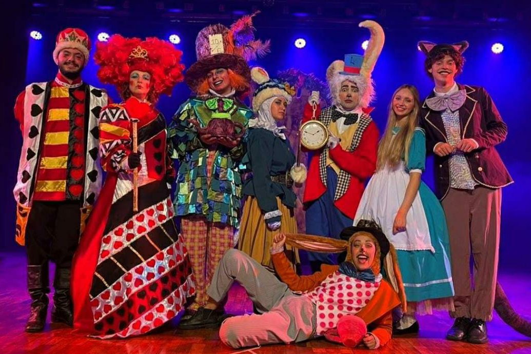 Centro Cultural Teatro Guaíra - Guairinha - "Alice no País das Maravilhas" – A plateia terá a chance de conhecer o ‘País das Maravilhas’ junto com Alice e os personagens mais conhecidos da obra.