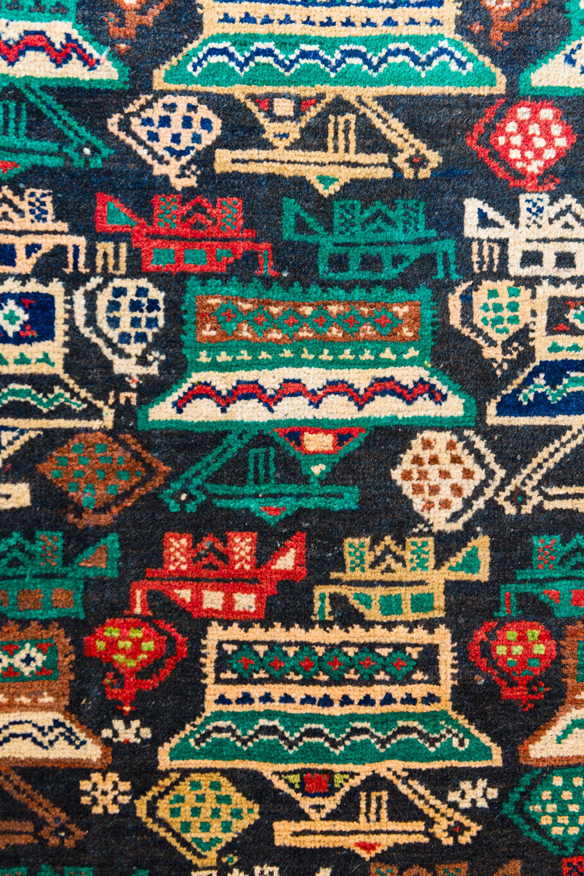 Museu Oscar Niemeyer promove exposição de tapetes afegãos