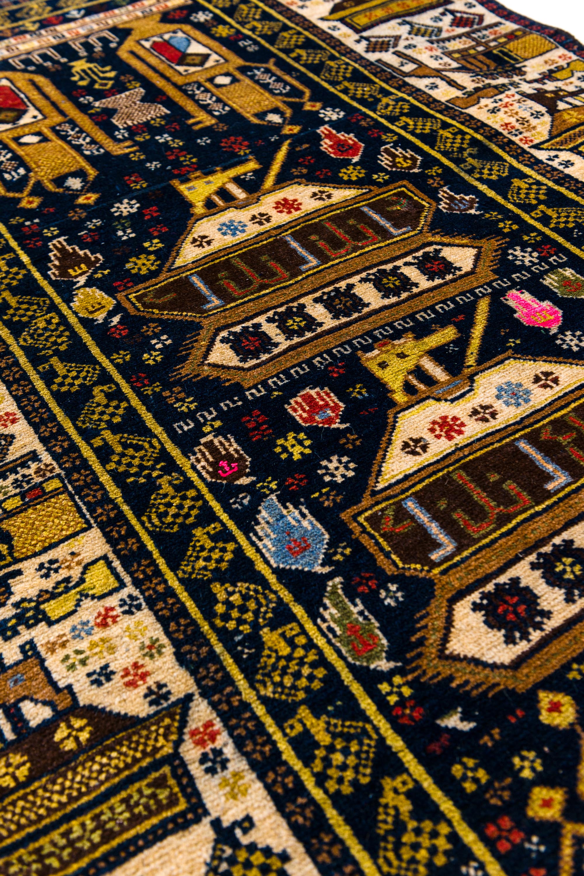 Museu Oscar Niemeyer promove exposição de tapetes afegãos