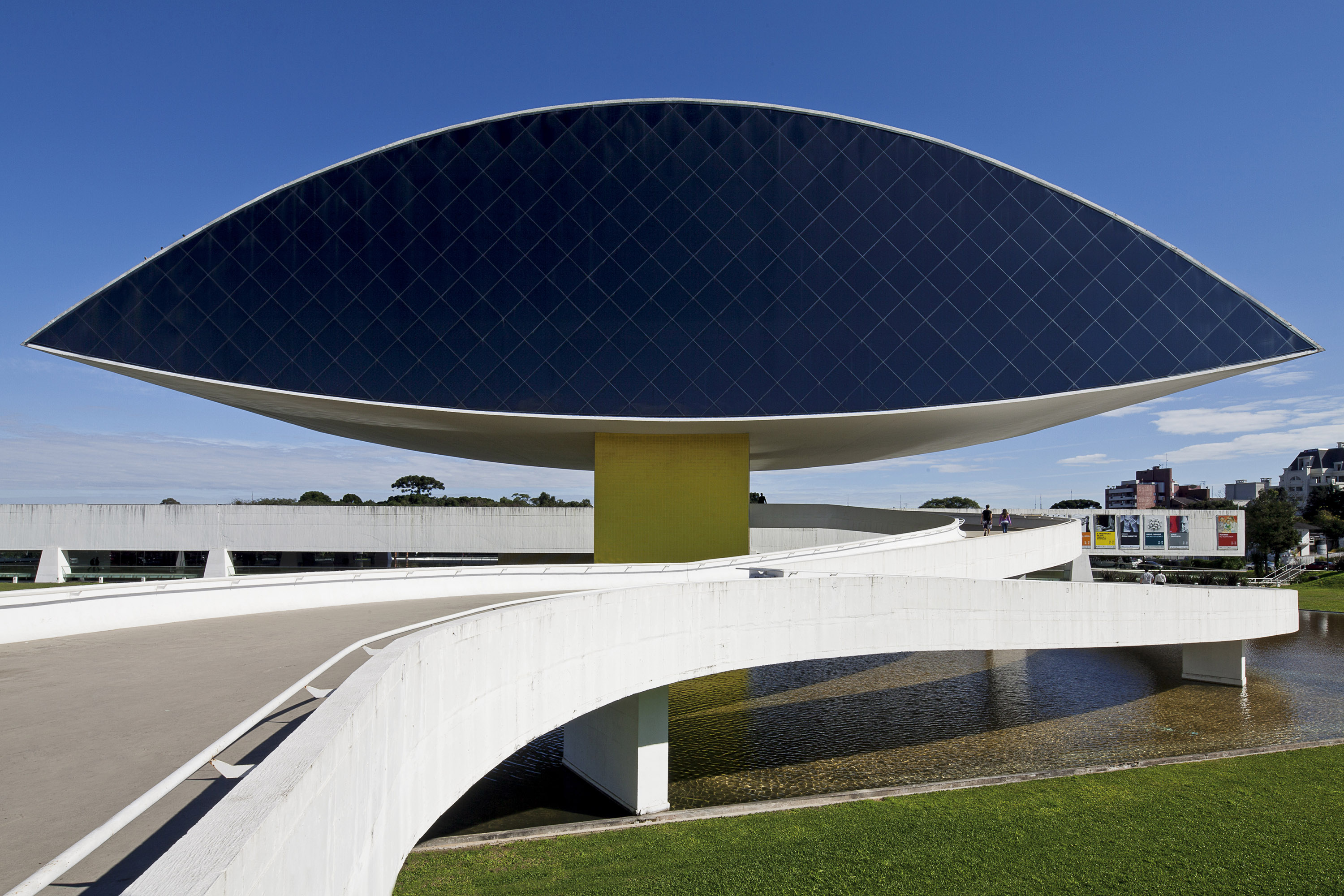 Museu Oscar Niemeyer funcionará em horário especial no domingo