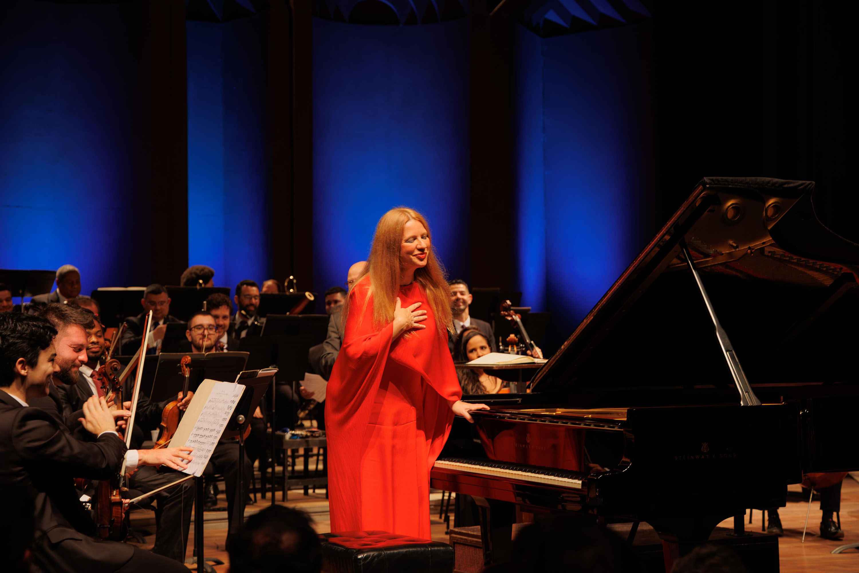 Série Ouro: Orquestra Sinfônica do Paraná atrai mais de 13,8 mil pessoas - Os concertos da Série Ouro apresentaram as quatro sinfonias do compositor alemão Johannes Brahms e trouxe convidados de renome internacional - No mês de agosto, foi a vez da pianista ucraniana Valentina Lisitsa, fenômeno nas redes sociais com mais de 300 milhões de visualizações no YouTube, que emocionou o público ao lado da Orquestra.