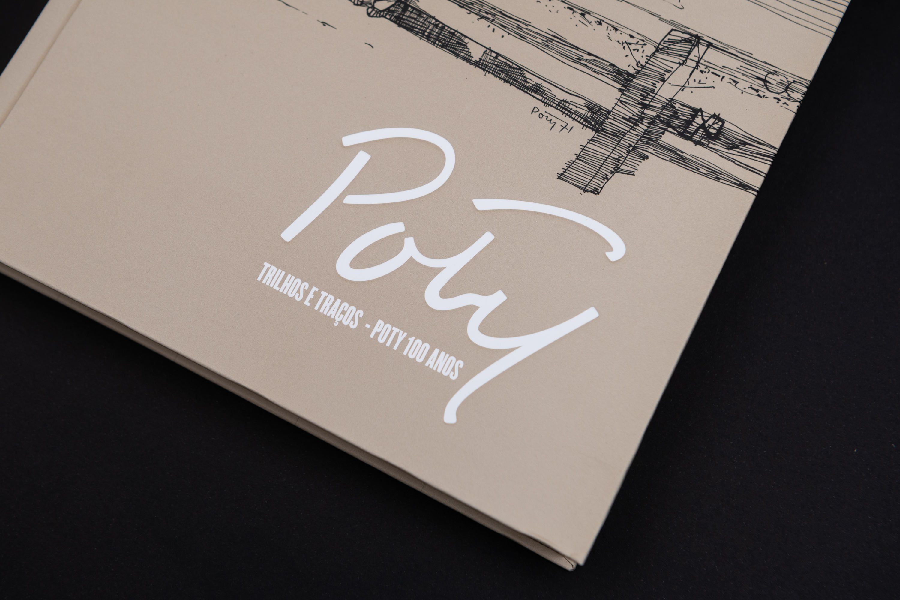 Catálogo da mostra que celebra os 100 anos de Poty Lazzarotto está disponível na MON Loja