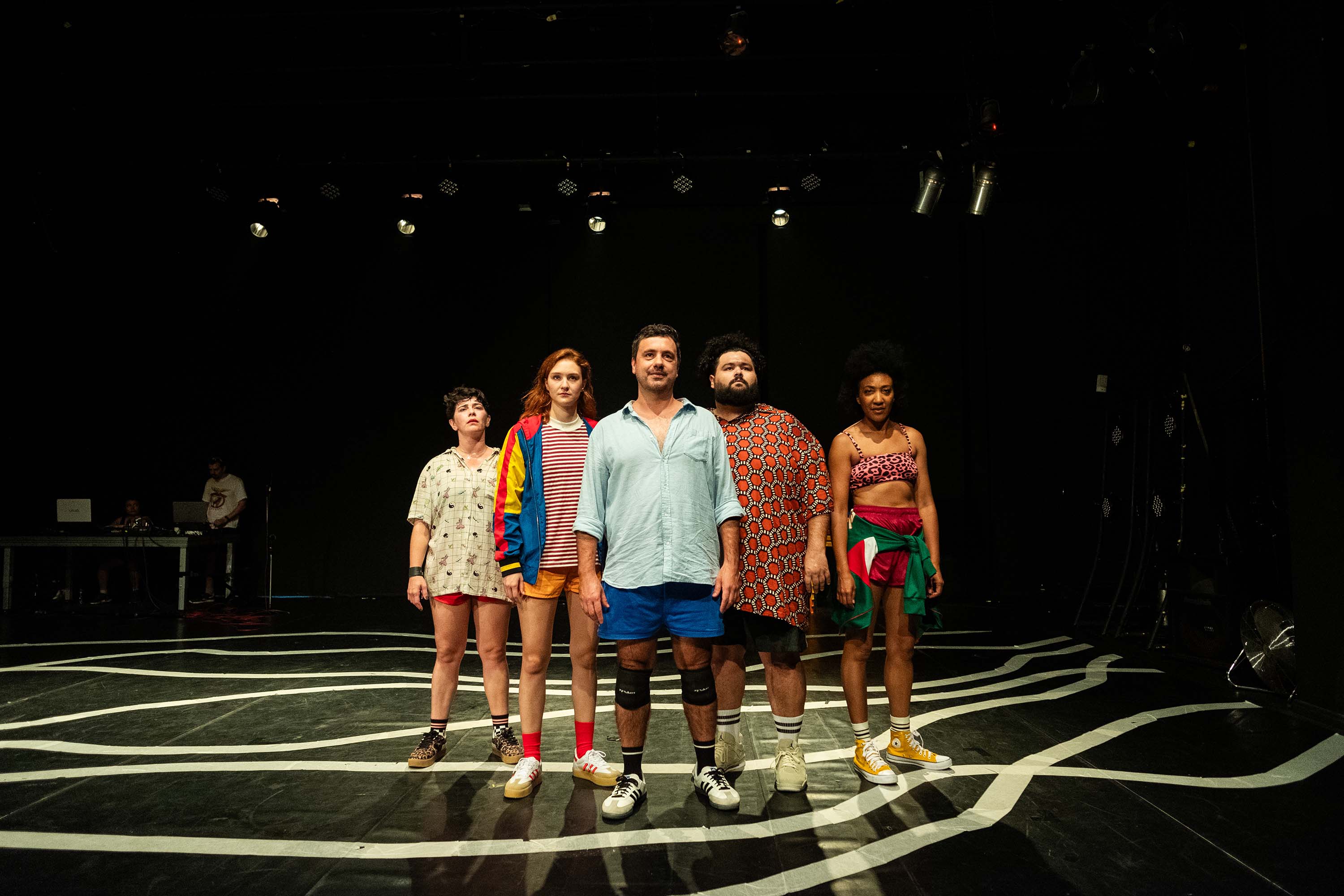 Espetáculo "Deriva" celebra o corpo e a cidade no Teatro José Maria Santos