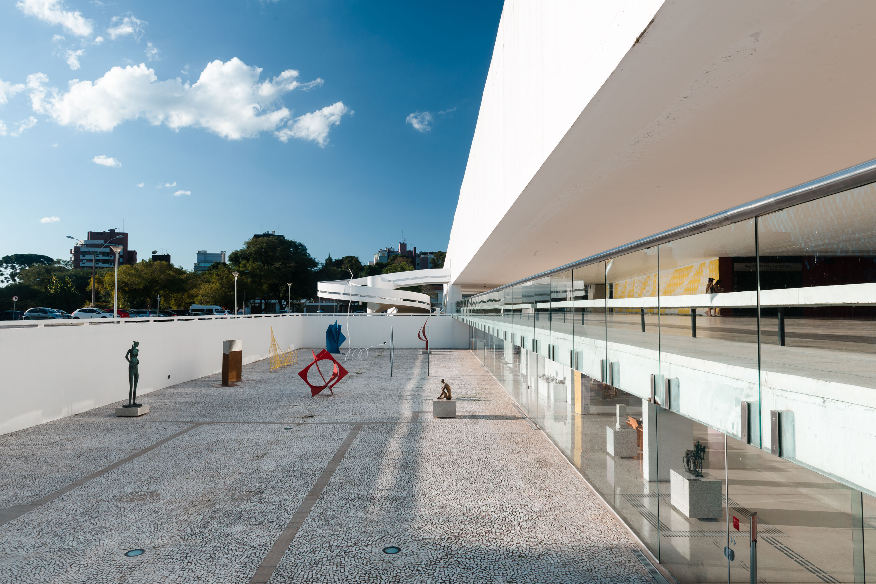 MON promove roda de conversa e laboratório de escultura gratuito para educadores