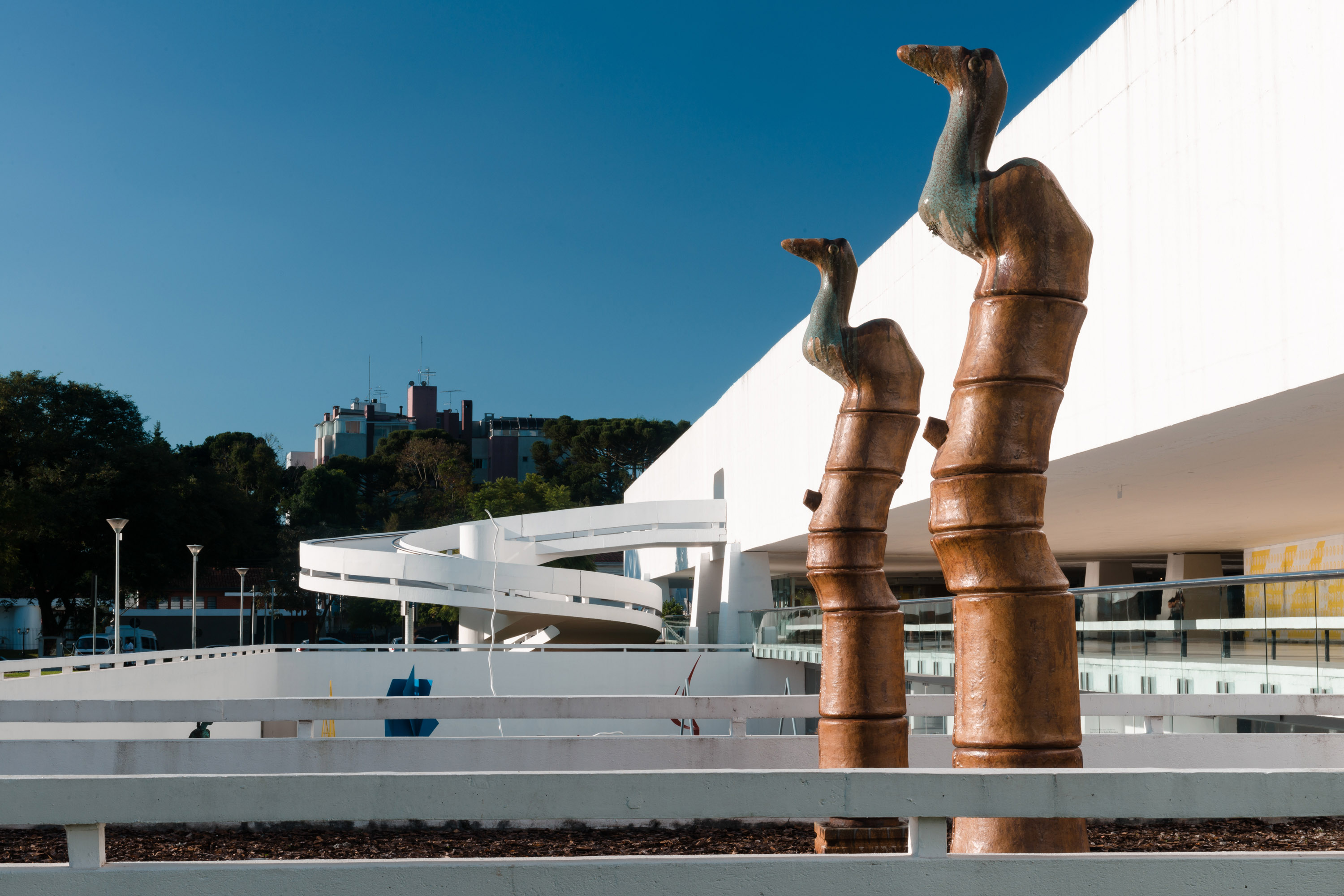 Museu Oscar Niemeyer é destaque em importante publicação de arte internacional