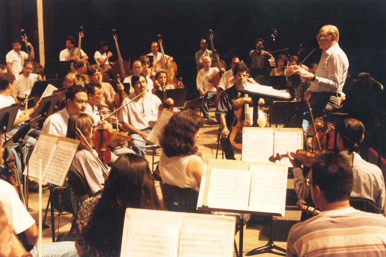 De elefanta a pilha de currículos para a escolha do 1º maestro: os causos da Orquestra Sinfônica