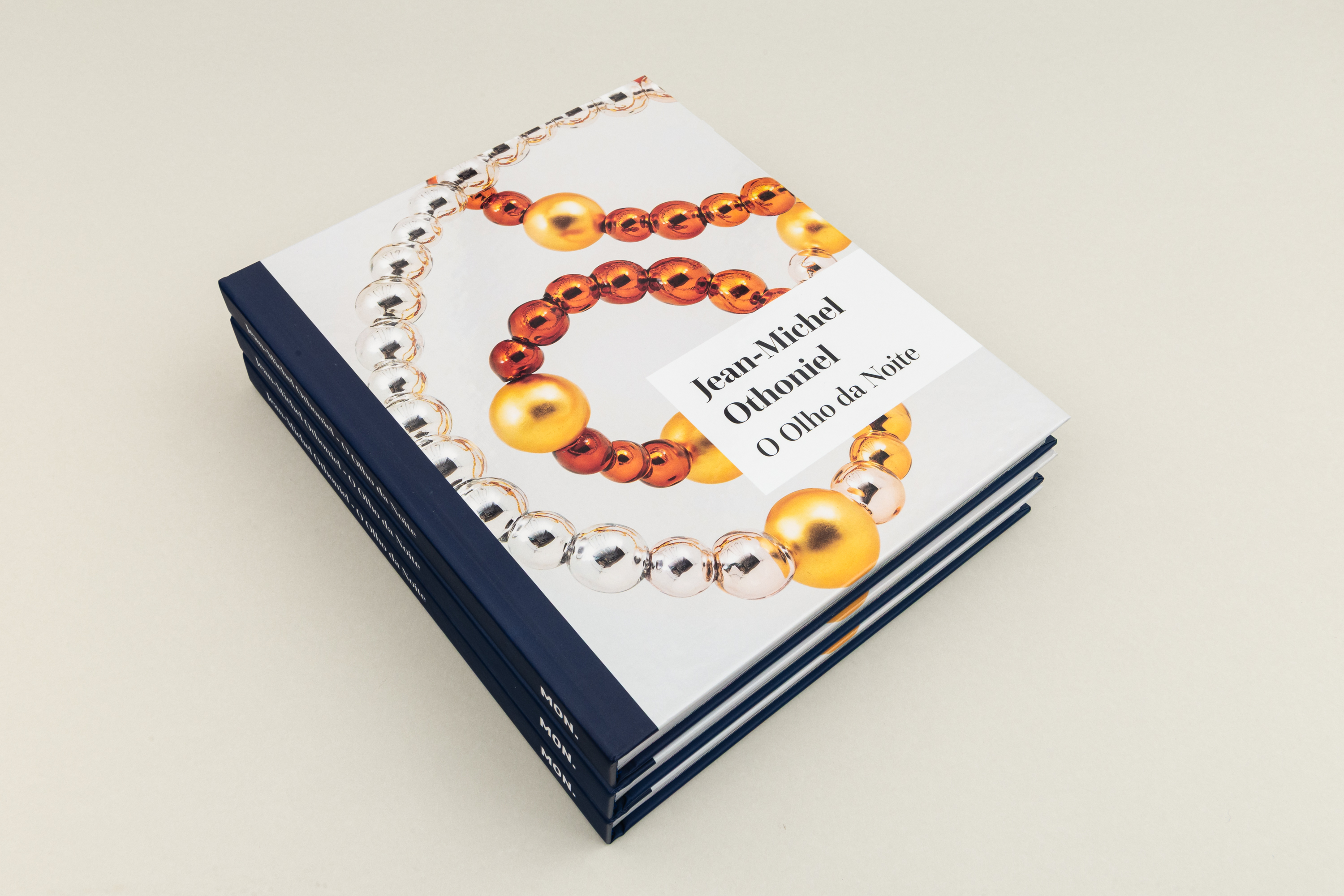 Catálogo da exposição de Jean-Michel Othoniel está disponível na MON Loja