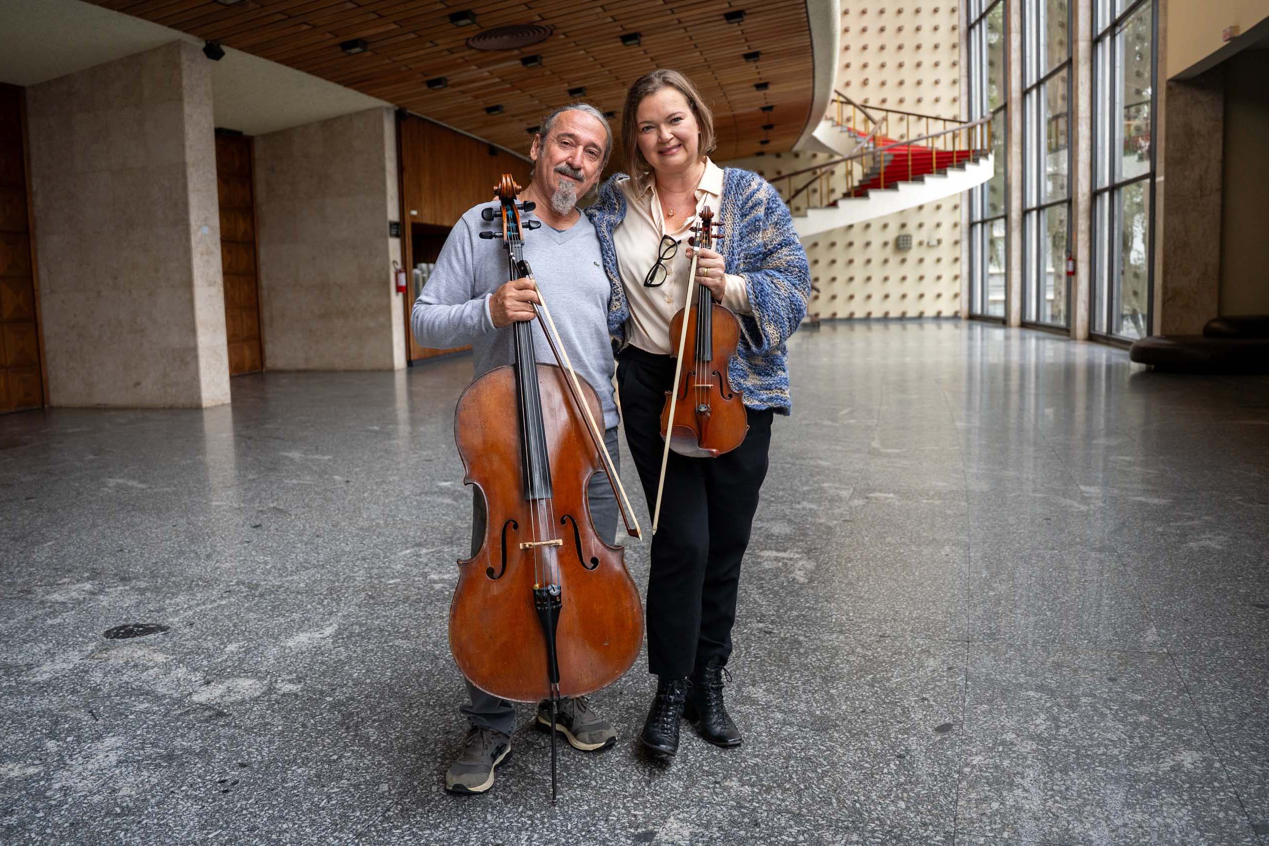 Casal, irmãos e aprendizado de gerações: os bastidores da Orquestra Sinfônica do Paraná