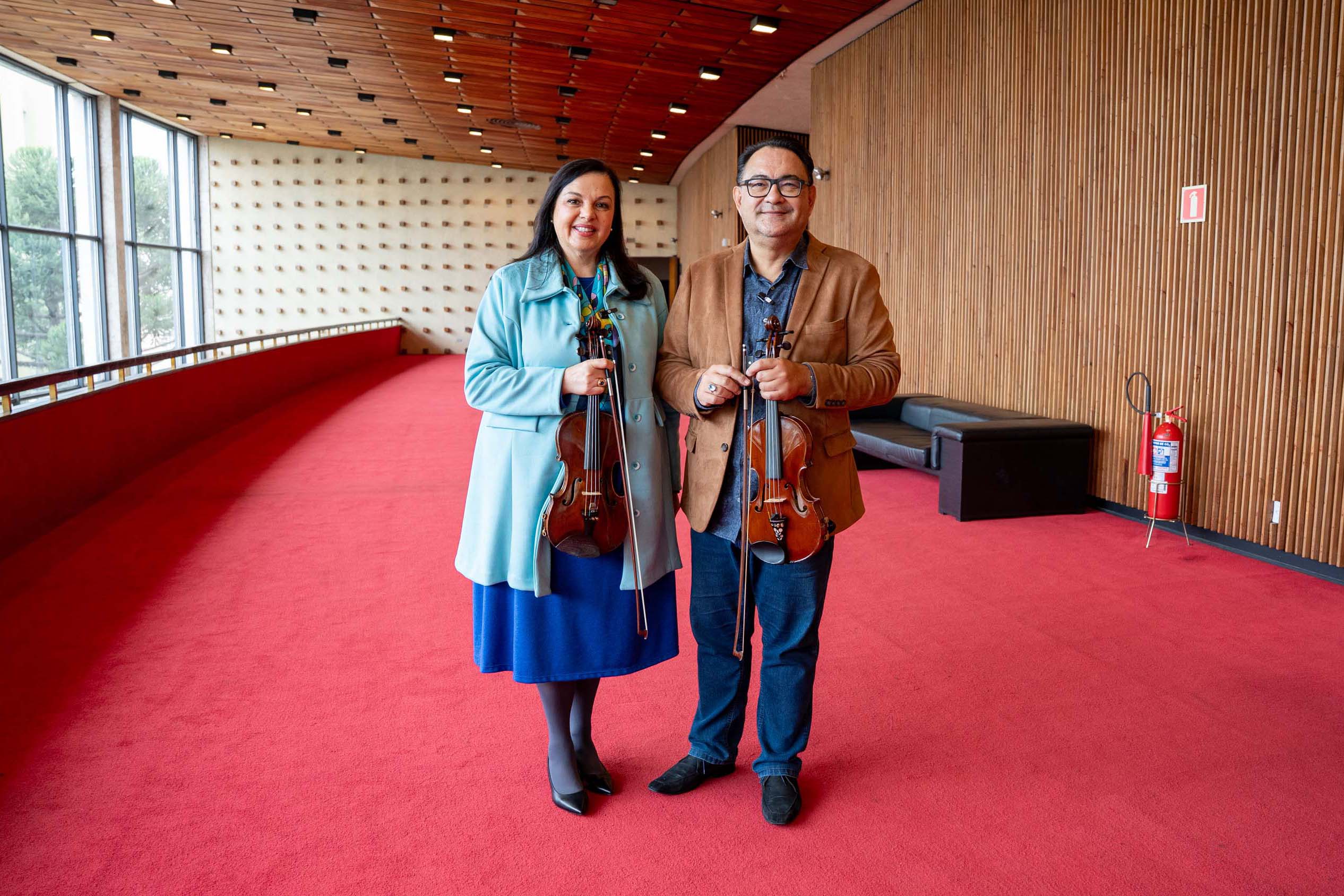 Casal, irmãos e aprendizado de gerações: os bastidores da Orquestra Sinfônica do Paraná