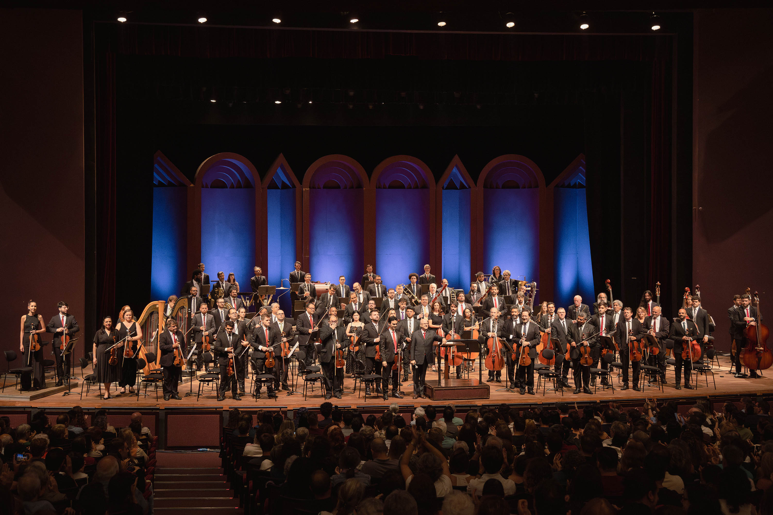 Orquestra Sinfônica comemora 40 anos com show monumental com 200 pessoas no palco