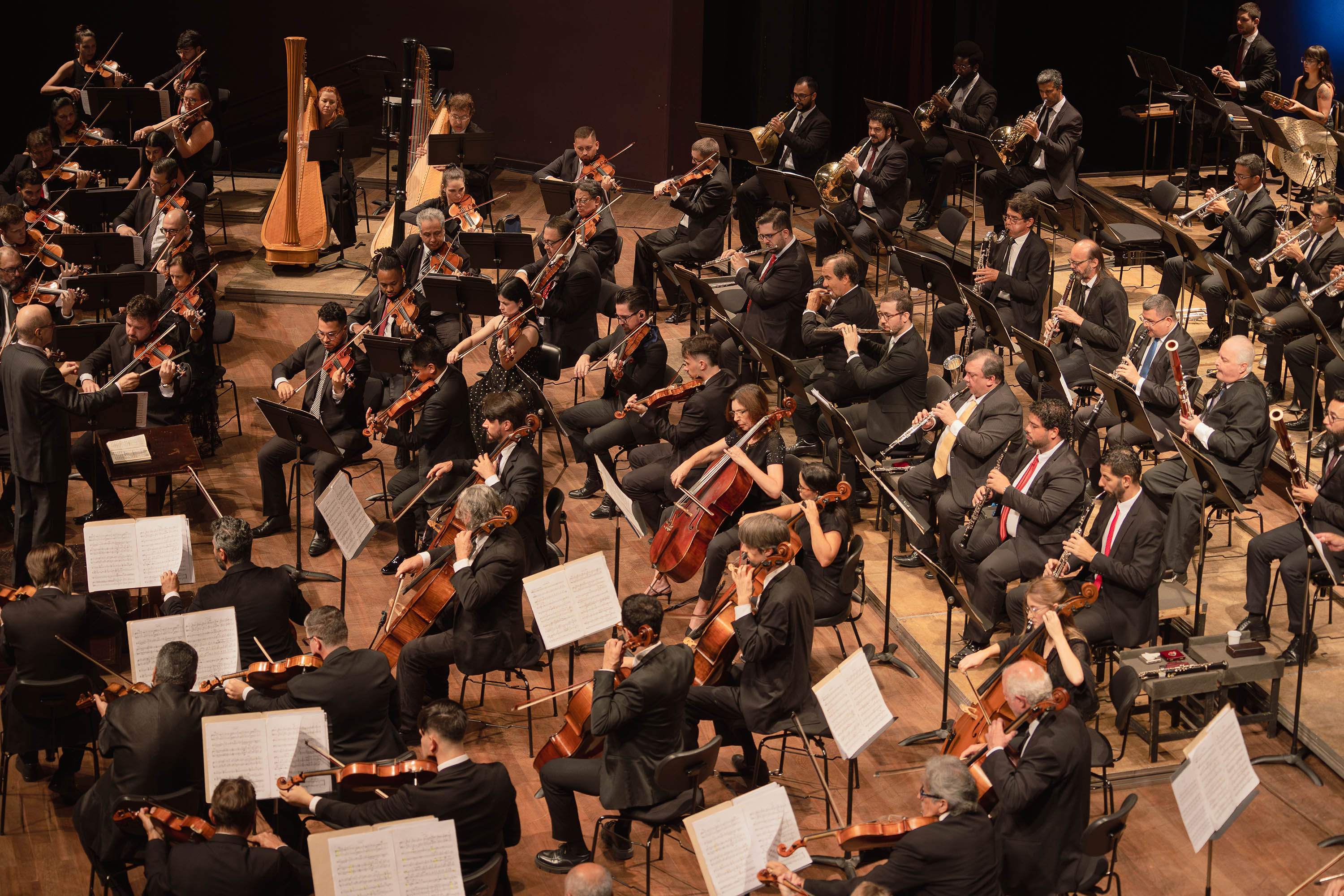 Orquestra Sinfônica comemora 40 anos com show monumental com 200 pessoas no palco