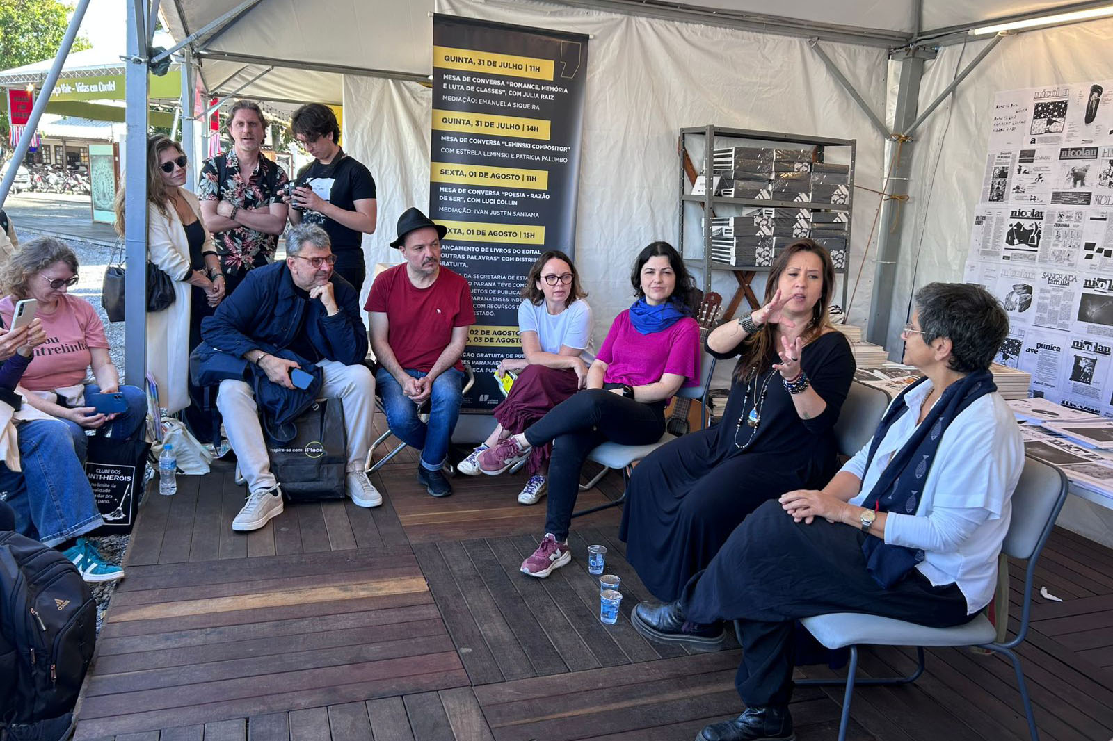 Com estande lotado, Biblioteca Pública do Paraná leva a cena literária paranaense à Flip