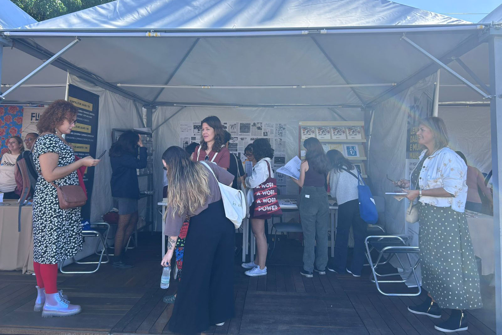 Com estande lotado, Biblioteca Pública do Paraná leva a cena literária paranaense à Flip