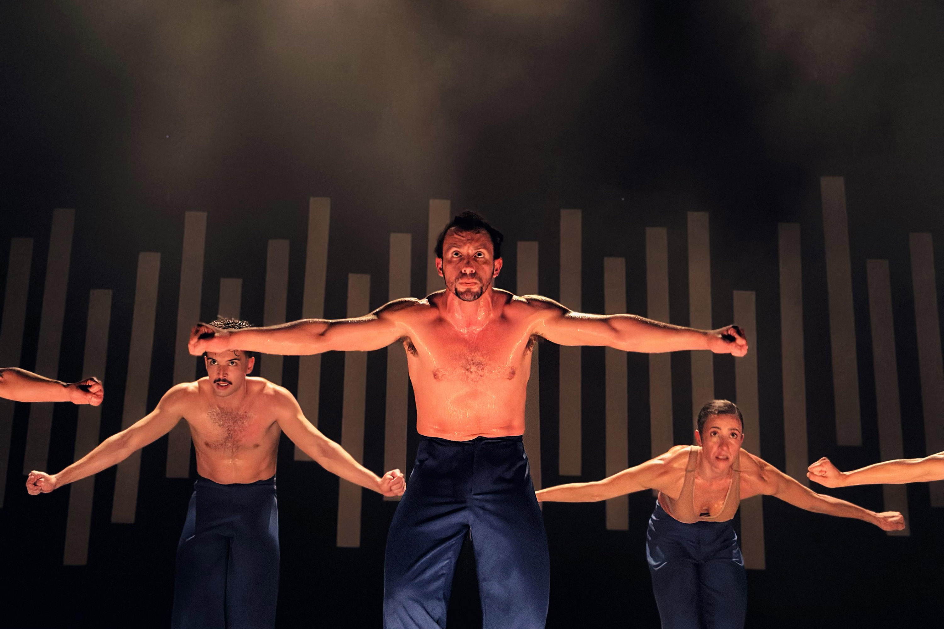 Balé Teatro Guaíra lota apresentações em Jacarezinho e emociona público do 20º EnCena