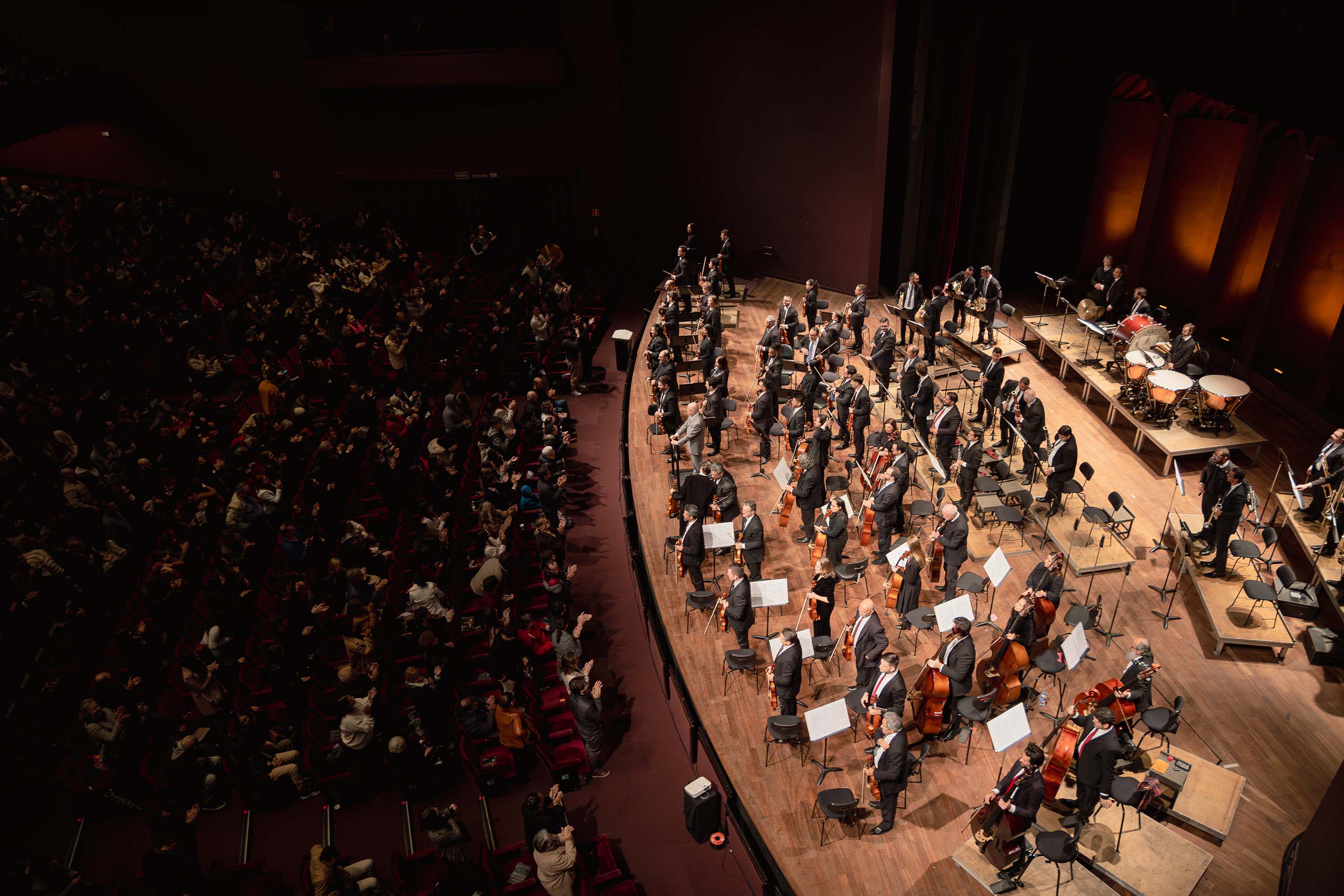 Centro Cultural Teatro Guaíra - Auditório Bento Munhoz da Rocha Neto (Guairão) - Concerto da Orquestra Sinfônica do Paraná – A Orquestra Sinfônica do Paraná volta ao palco do Auditório Bento Munhoz da Rocha Neto (Guairão) neste domingo (24), às 10h30, para mais um concerto. Sob a regência do maestro titular e diretor musical, Roberto Tibiriçá, a apresentação contará com a participação do pianista português Bernardo Santos como solista convidado