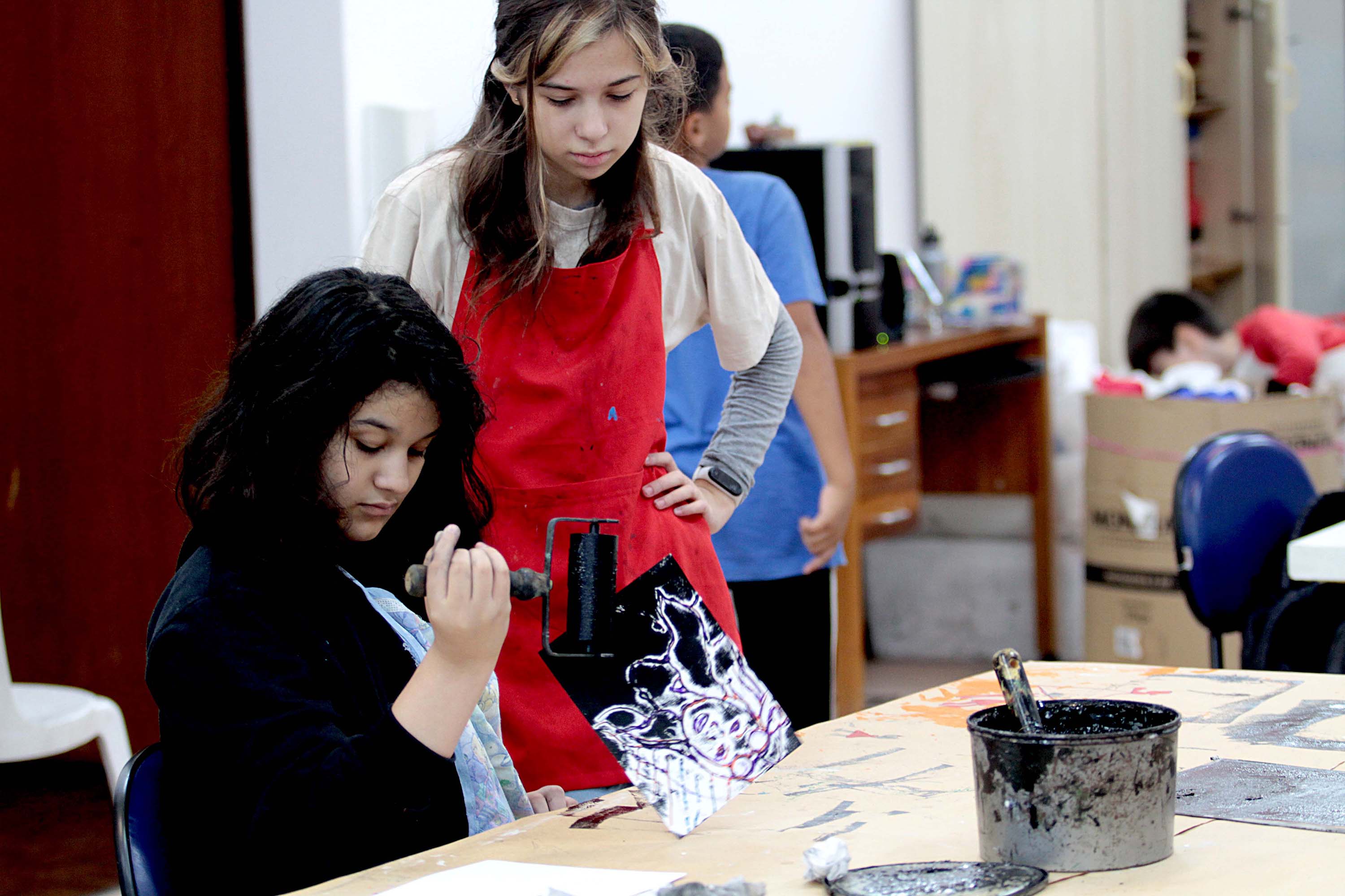 Centro Juvenil de Artes Plásticas divulga vagas remanescentes para o 2.º semestre