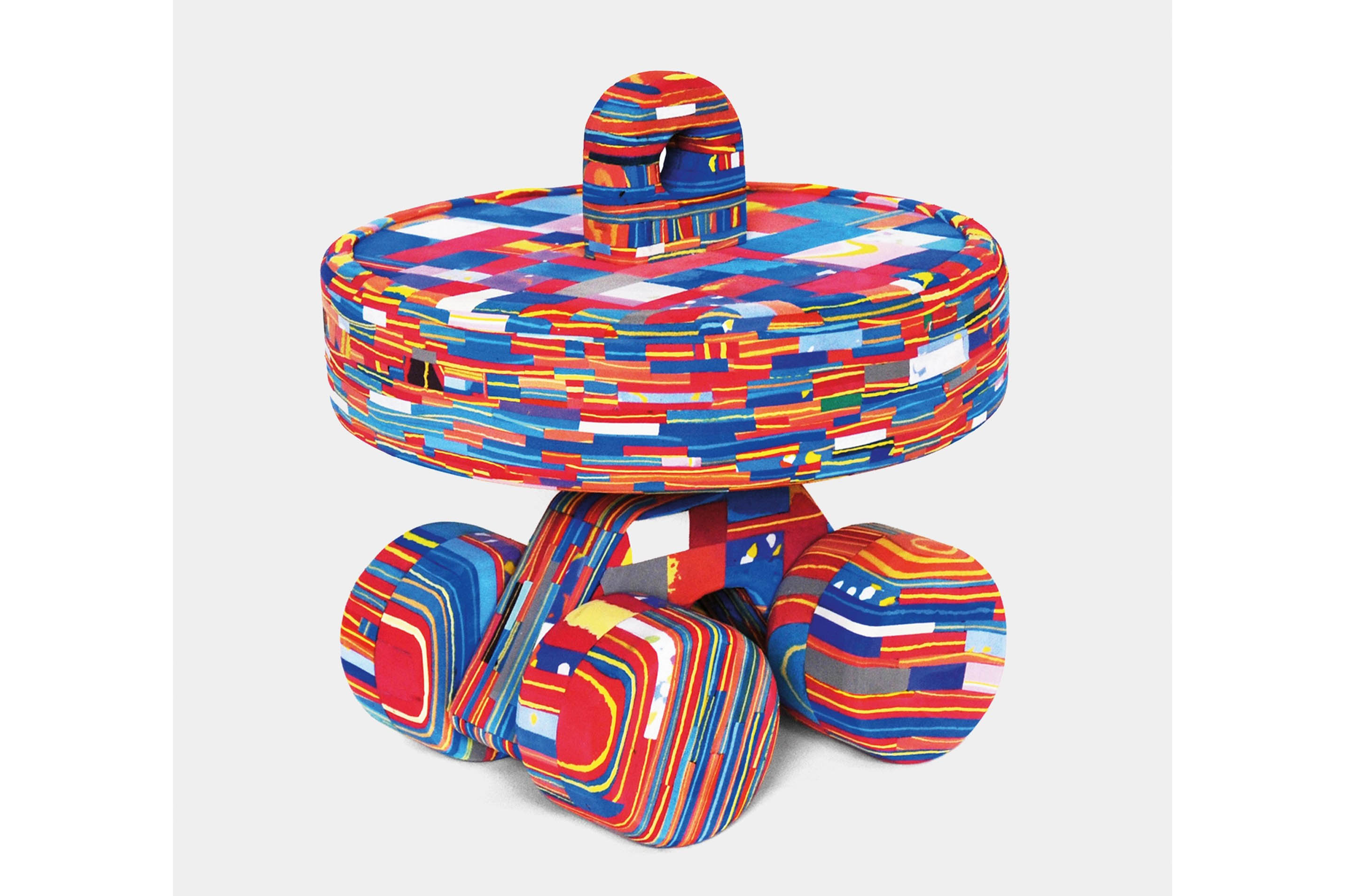 MON apresentam mostra itinerante internacional que une design e reciclagem