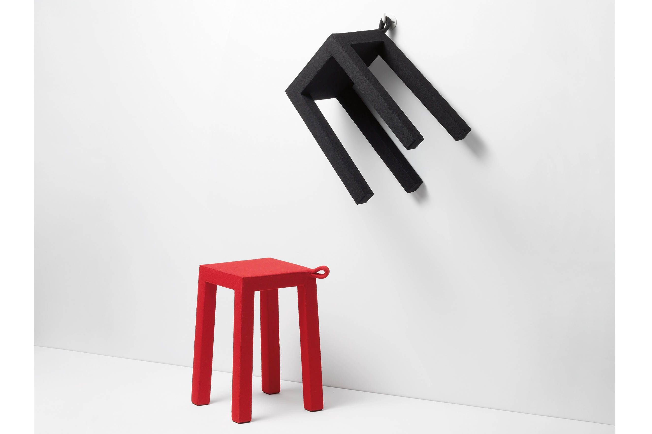 Museu Oscar Niemeyer (MON) -  Mostra itinerante internacional “Pure Gold. Upcycled! Upgraded!” que apresenta 76 obras, desde móveis a objetos, de 53 designers de diversas nacionalidade