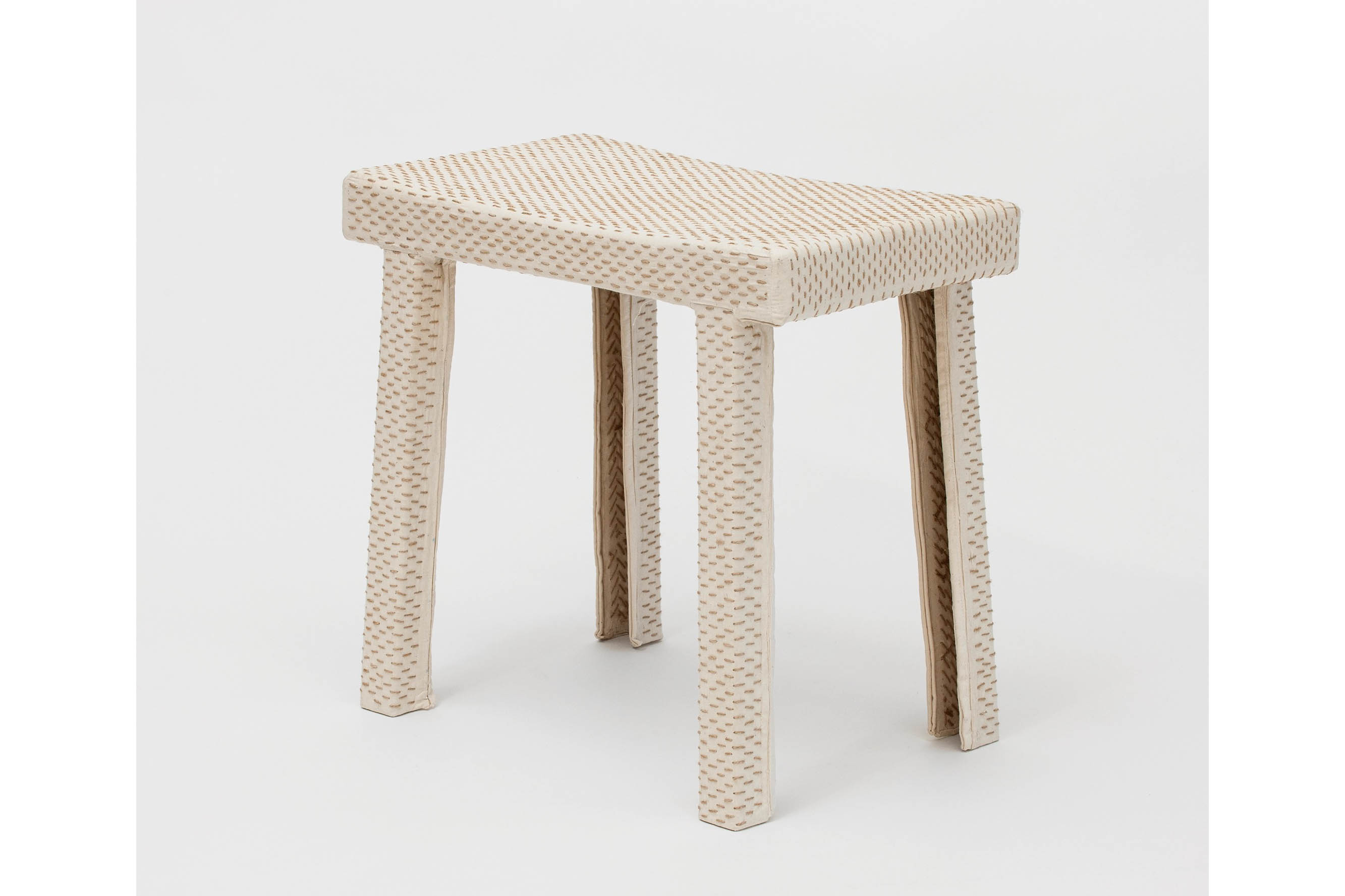 MON apresentam mostra itinerante internacional que une design e reciclagem