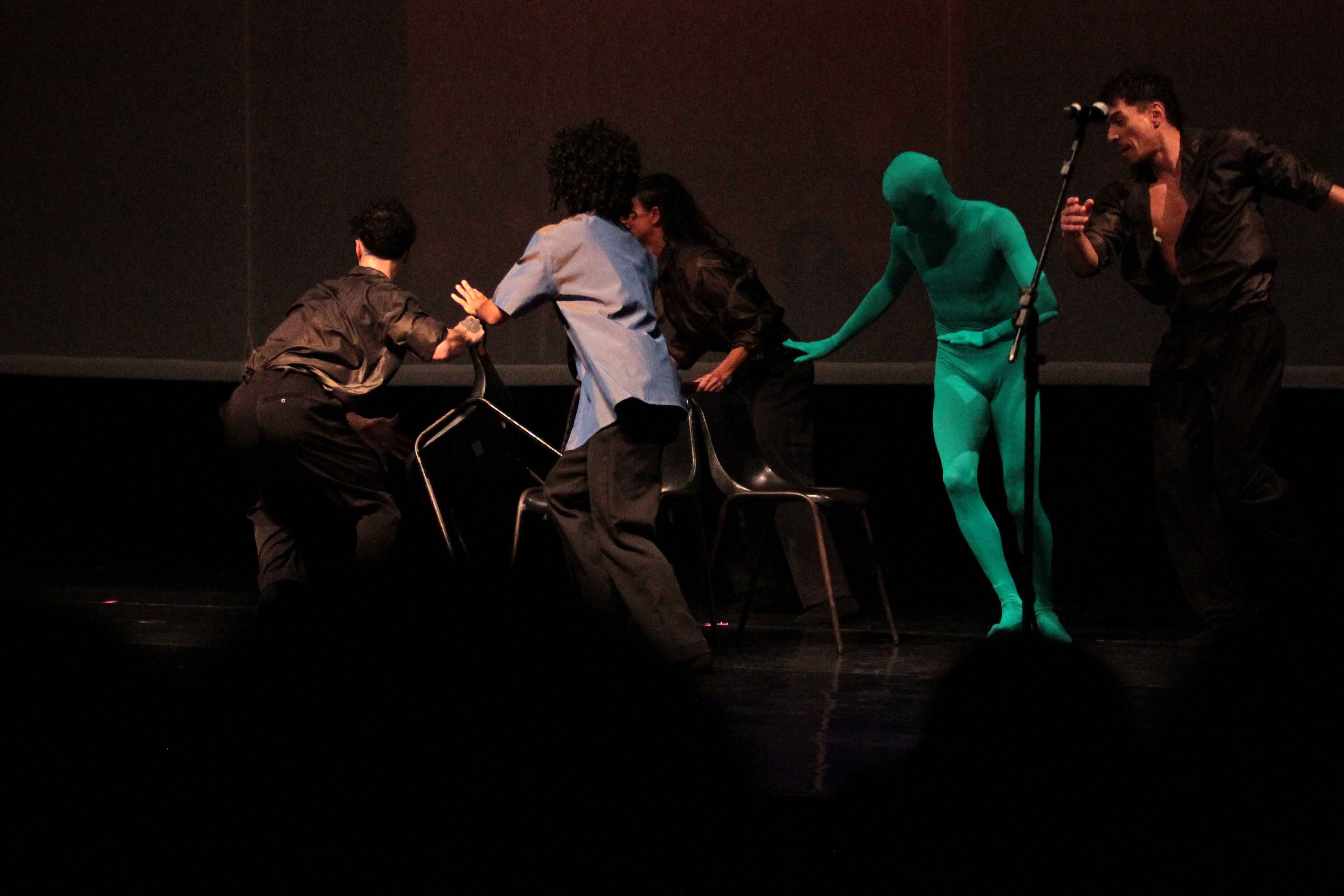 Balé Teatro Guaíra apresenta “Stol” e “V.I.C.A.” no Guairinha