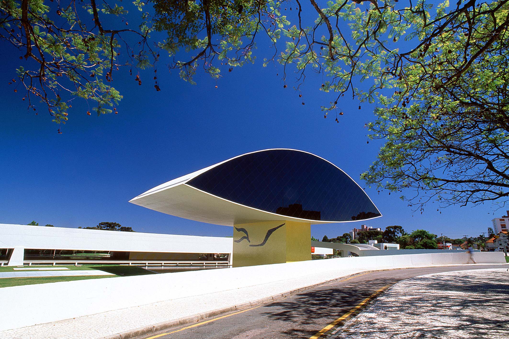 Museu Oscar Niemeyer (MON) - Oficina de desenho e ilustração | MON em Movimento