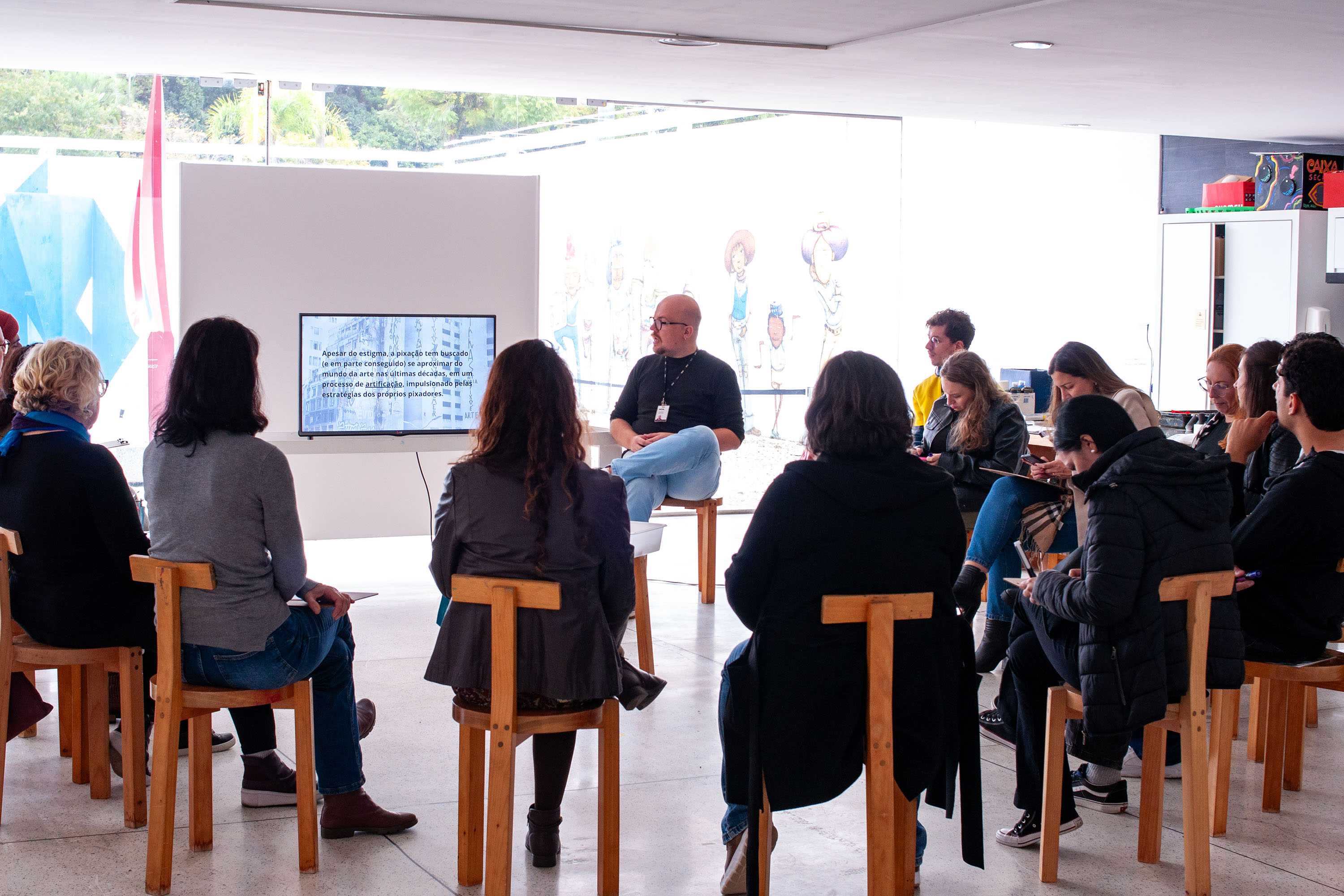 Museu Oscar Niemeyer promove oficina de arte têxtil para professores