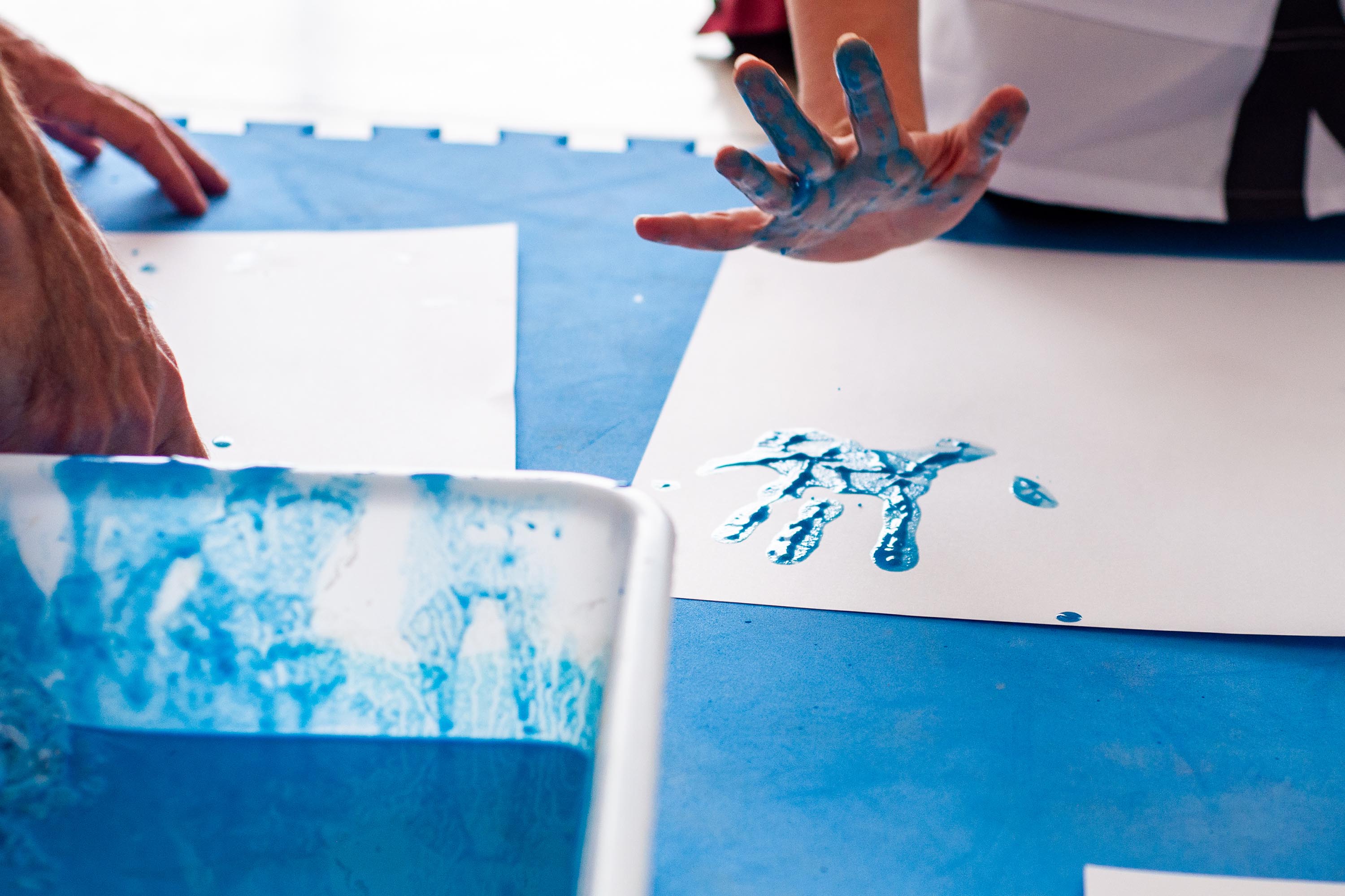 Museu Oscar Niemeyer (MON) - Oficina | Padrões com objetos cotidianos – Tendo como inspiração as obras presentes na exposição “Veemente”, do artista Gabriel de La Mora, o Setor Educativo do MON convida os participantes a criarem padrões com objetos cotidianos e, ao final, fazer colagens e desenhos.