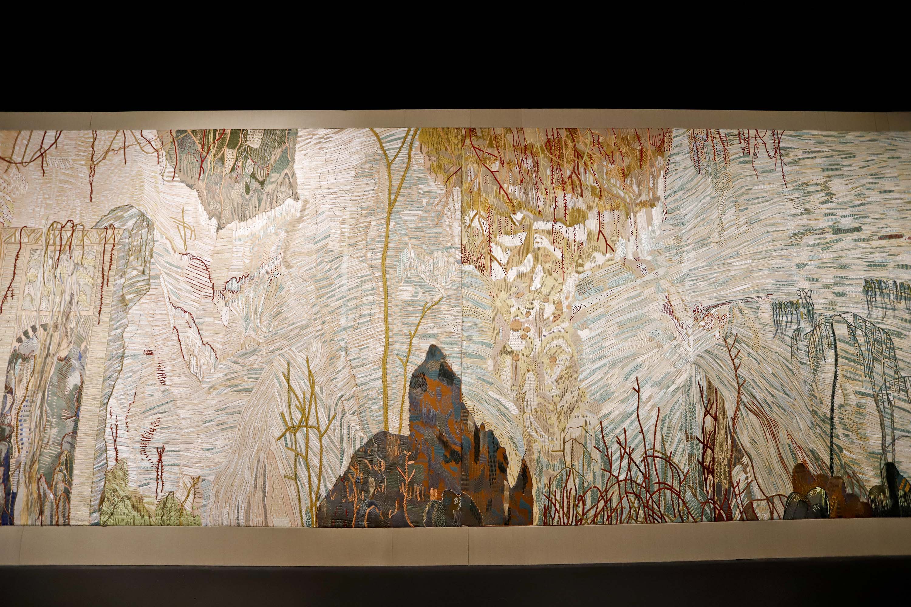 Mostra da artista francesa Eva Jospin fica em cartaz no MON até domingo