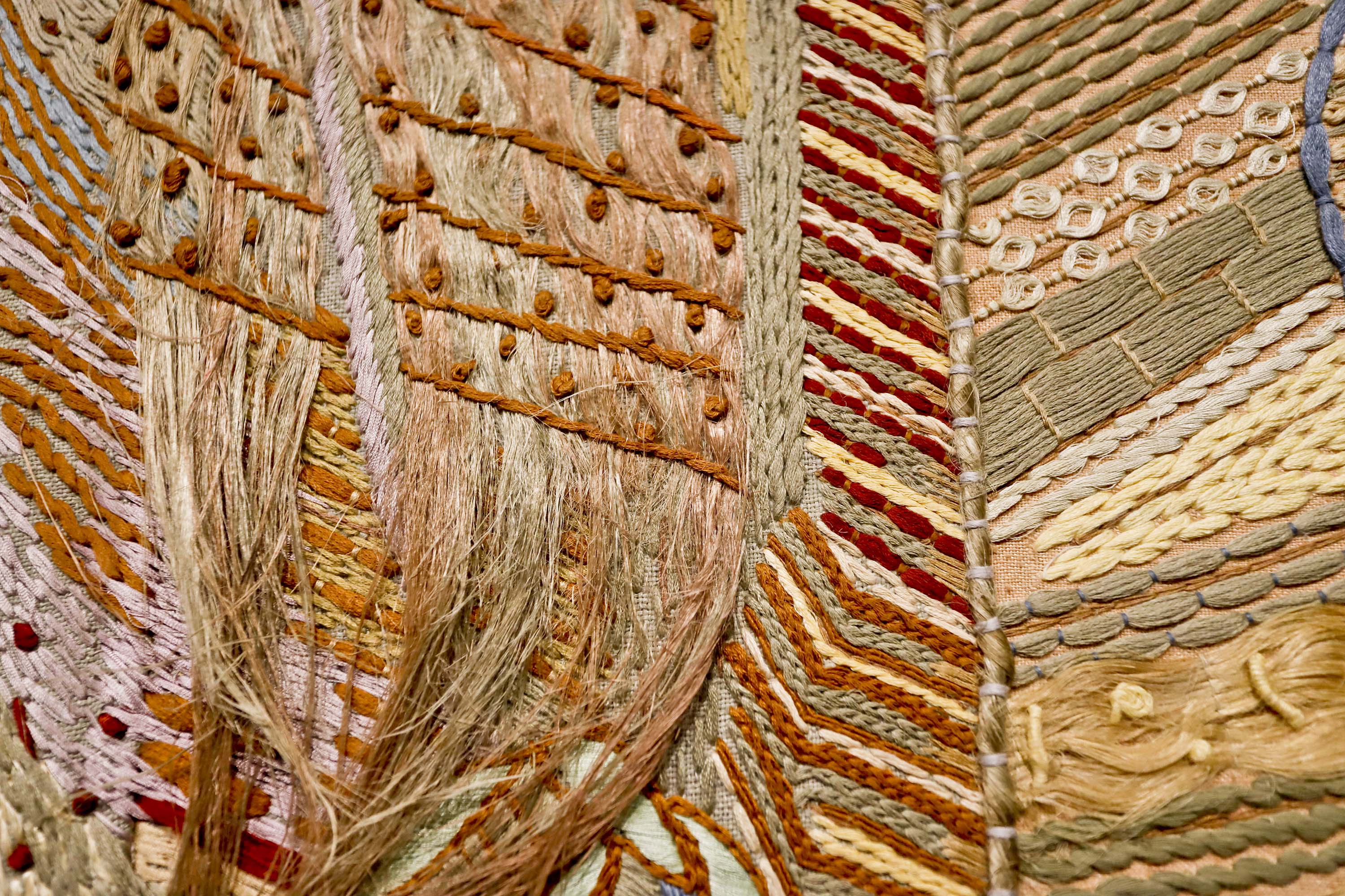 Mostra da artista francesa Eva Jospin fica em cartaz no MON até domingo