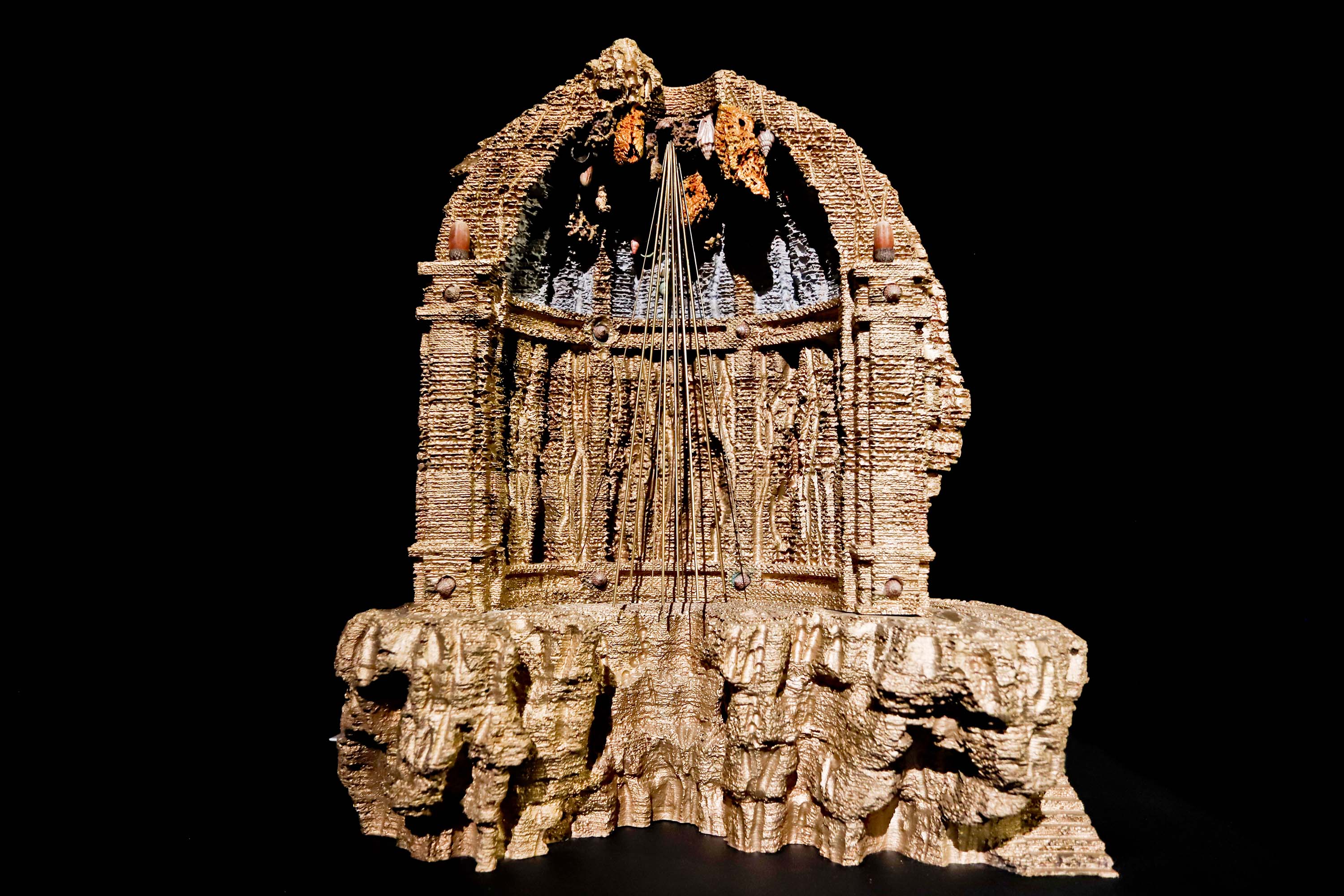 Mostra da artista francesa Eva Jospin fica em cartaz no MON até domingo