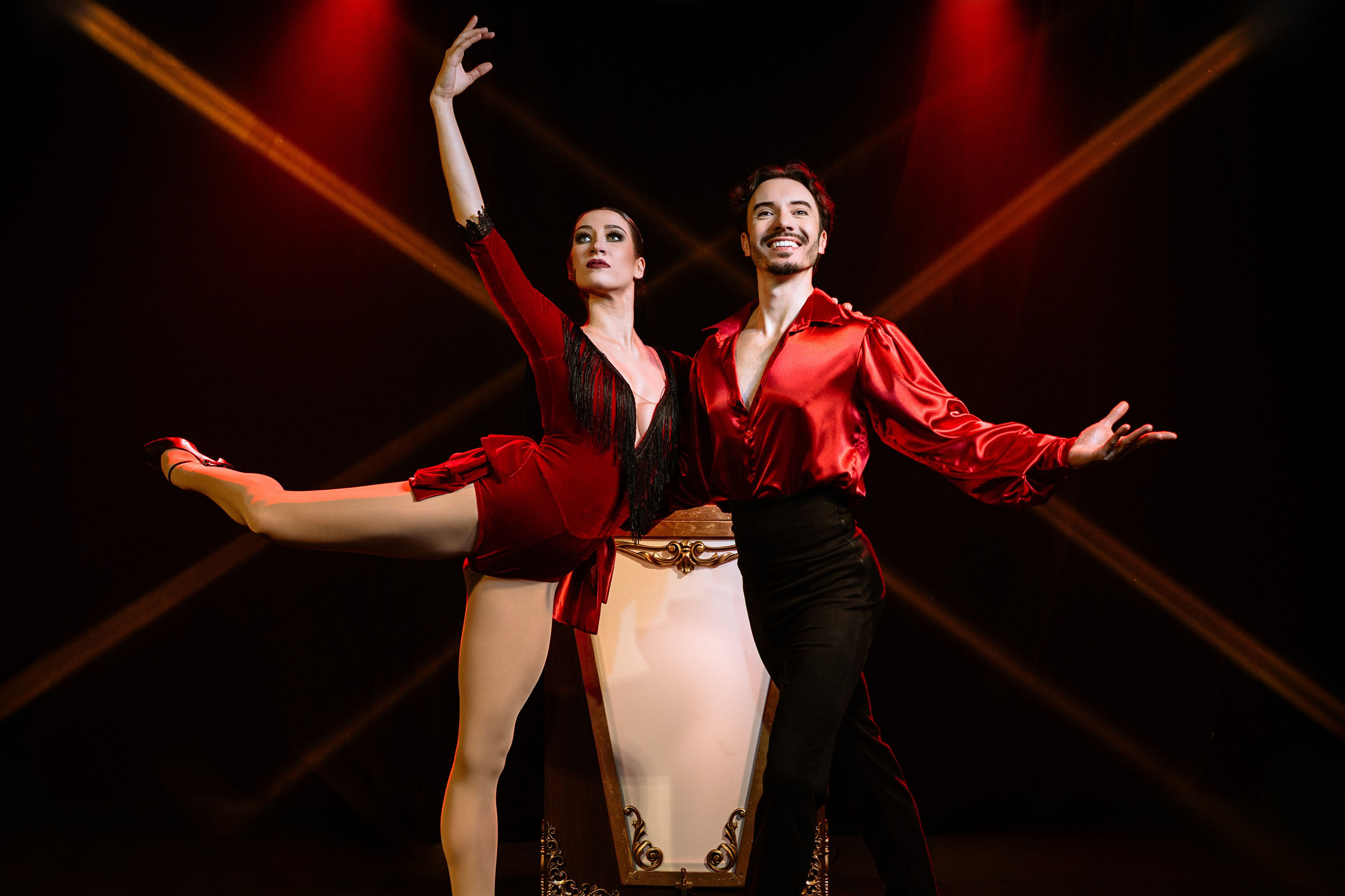 De levitações a metamorfoses: Guairão receberá espetáculo de mágica em setembro