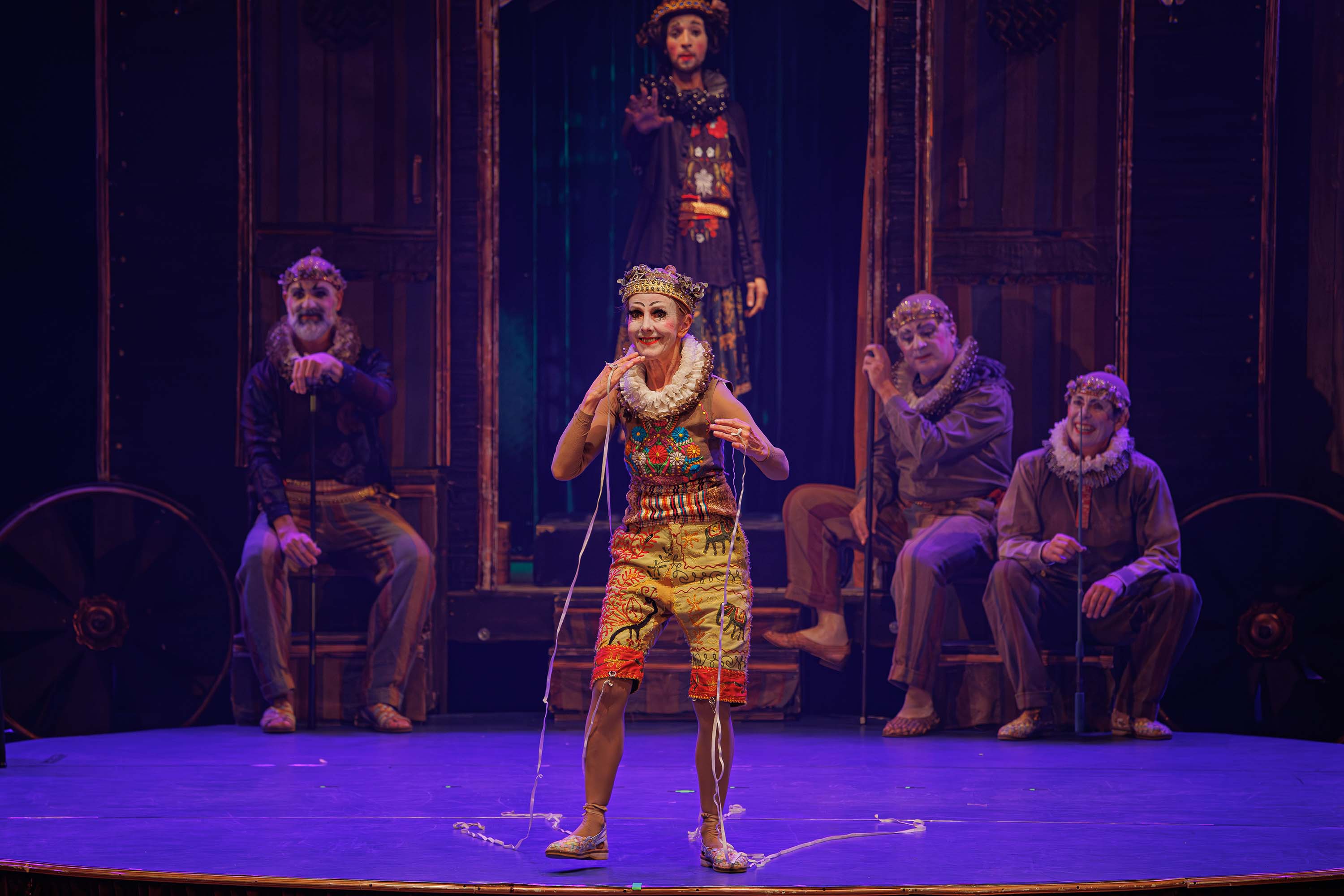 Teatro Municipal Sefrin Filho — Cascavel -  GAG — G2 Cia de Dança — O Centro Cultural Teatro Guaíra leva a Cascavel o espetáculo “GAG – Uma livre adaptação de Heinrich Von Kleist sobre o Teatro de Marionetes”, da G2 Cia. de Dança do Teatro Guaíra. A apresentação acontece no próximo sábado (20), às 20h, no Teatro Municipal Sefrin Filho, encerrando o 35.º Festival de Dança de Cascavel,