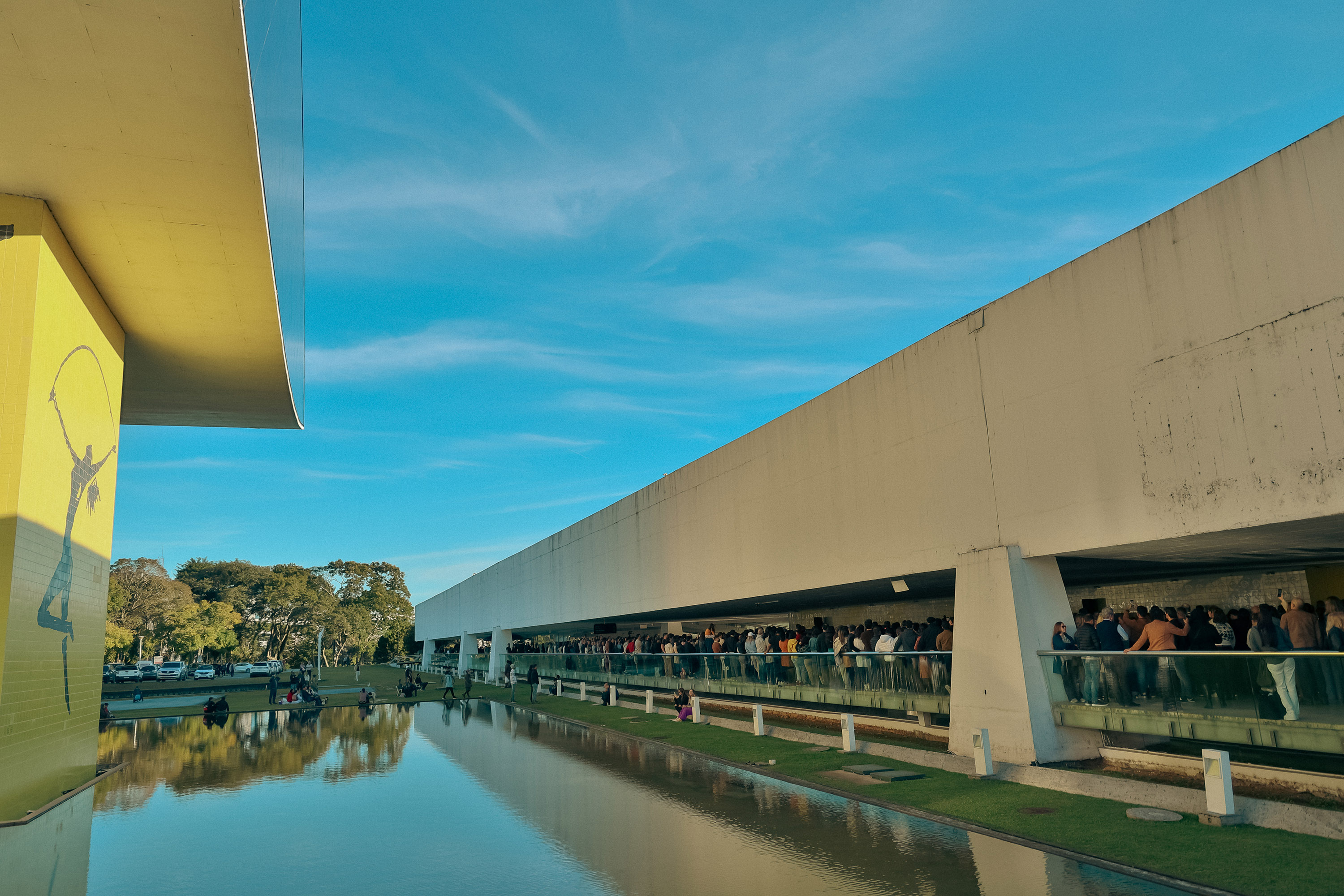Centro Cultural Teatro Guaíra - Museu Oscar Niemeyer (R. Mal. Hermes, 999 - Centro Cívico, Curitiba) - Concerto | 4a Série Osp No Museu Oscar Niemeyer: "Mostly Mozart" – A Orquestra Sinfônica do Paraná (OSP) retorna neste sábado (06), às 16h, ao vão-livre do MON para mais uma edição da série gratuita “OSP no Museu Oscar Niemeyer – Mostly Mozart”.