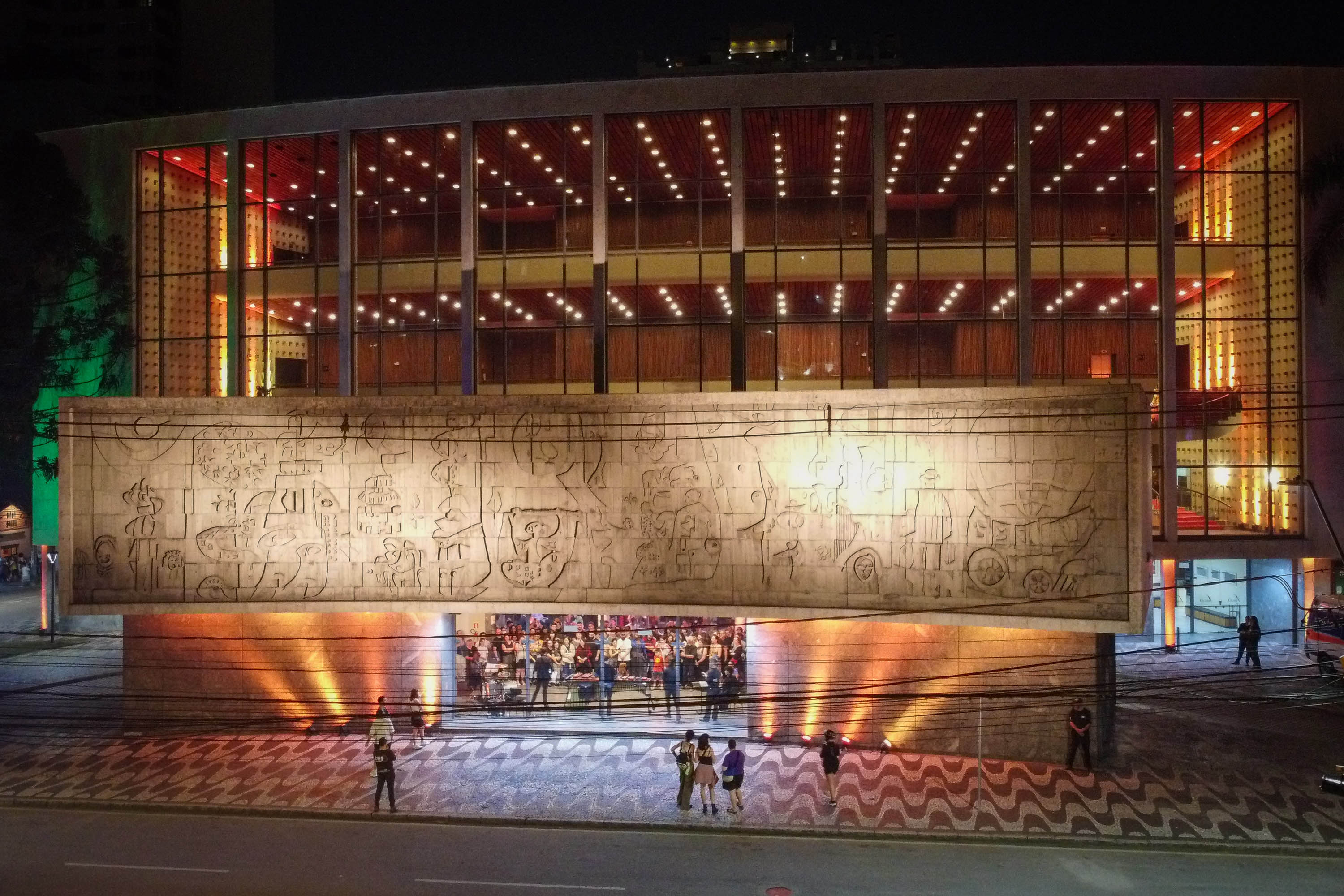 Teatro Guaíra comemora 141 anos com conquistas históricas e recorde de publico