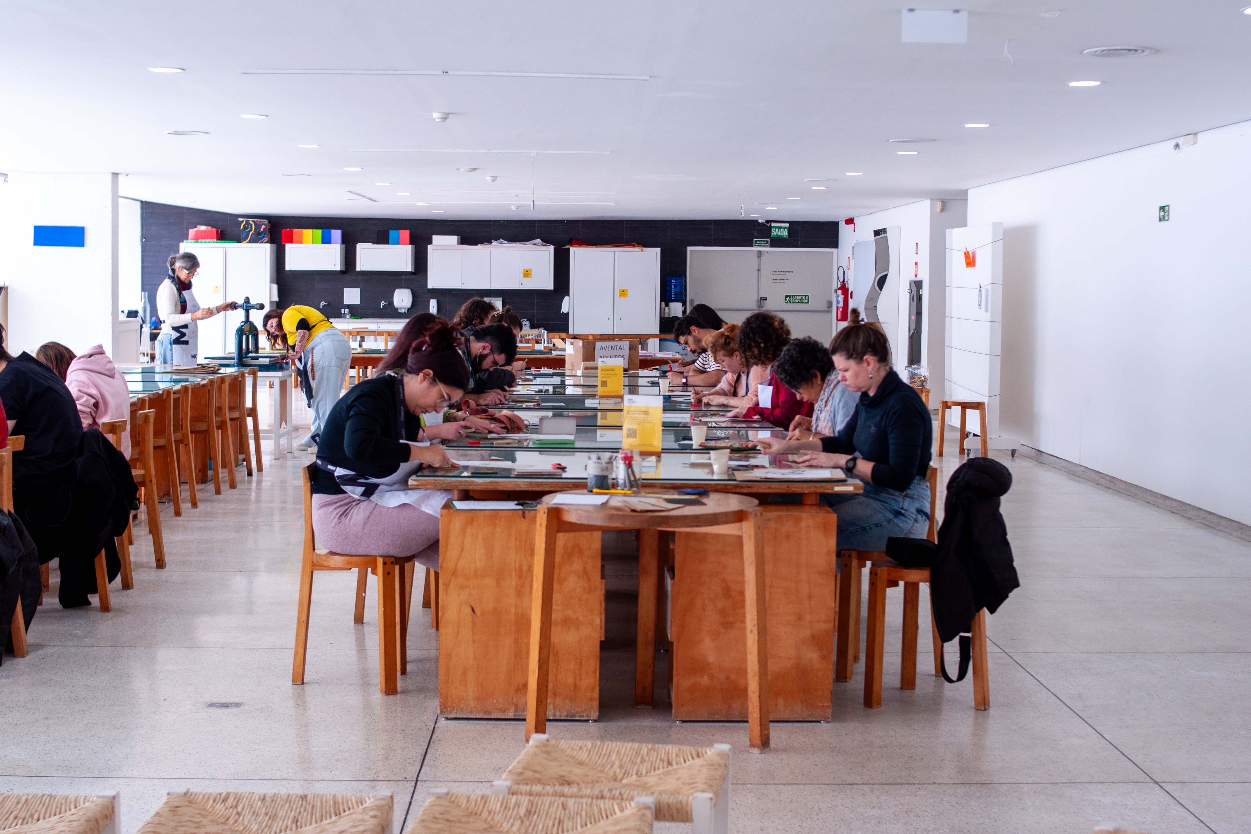 MON promove atividades com a presença do artista mexicano Gabriel de la Mora