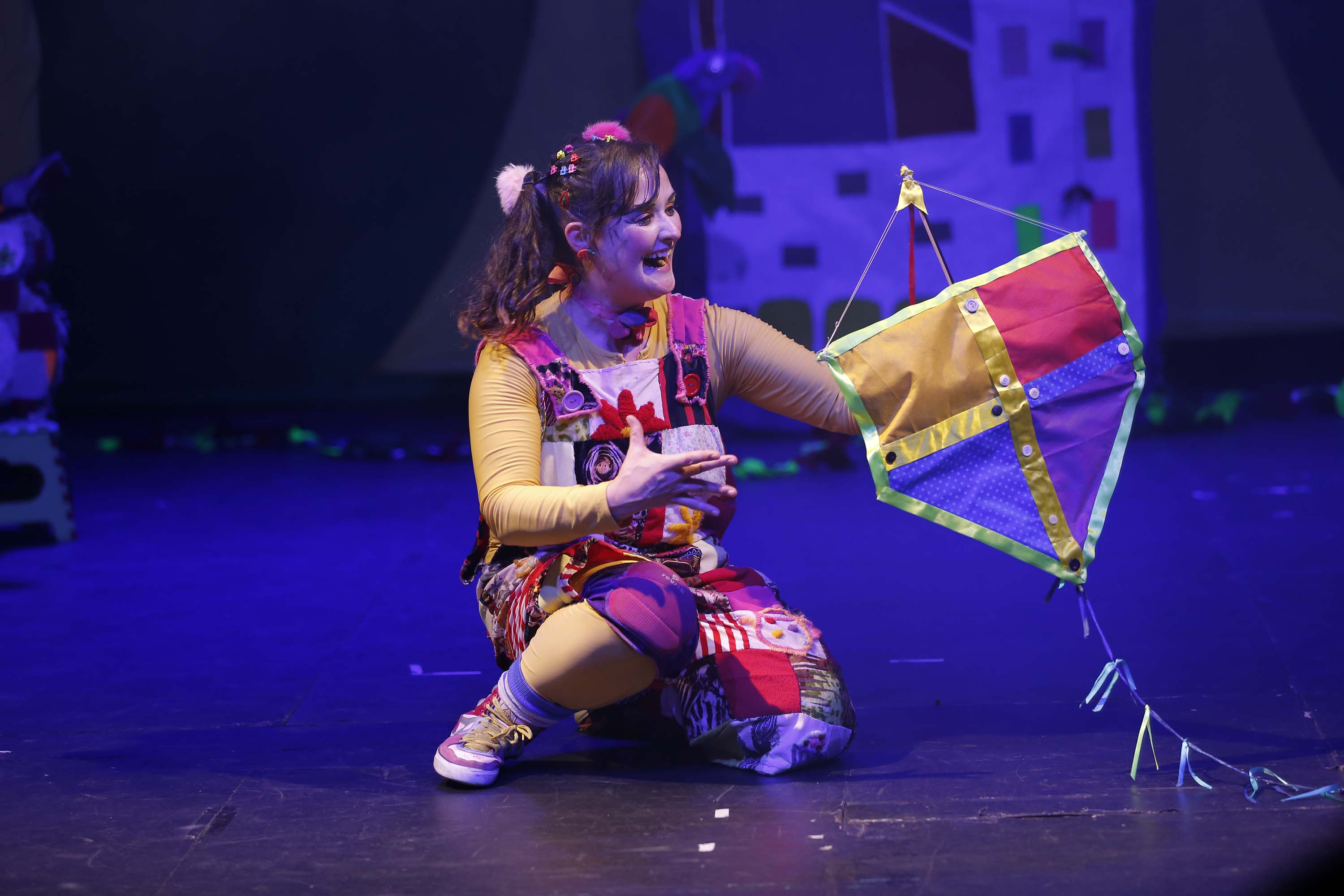 Centro Cultural Teatro Guaíra - Auditório Salvador de Ferrante (Guairinha) - Se Essa Rua Fosse Minha – Nos dias 11 e 12 de outubro (sábado e domingo), às 16h, o espetáculo infantil “Se Essa Rua Fosse Minha” convida crianças e adultos a brincar junto com os atores, resgatando o folclore e as brincadeiras tradicionais do Brasil, como “Cabra Cega”, “Amarelinha” e “Cinco Marias”