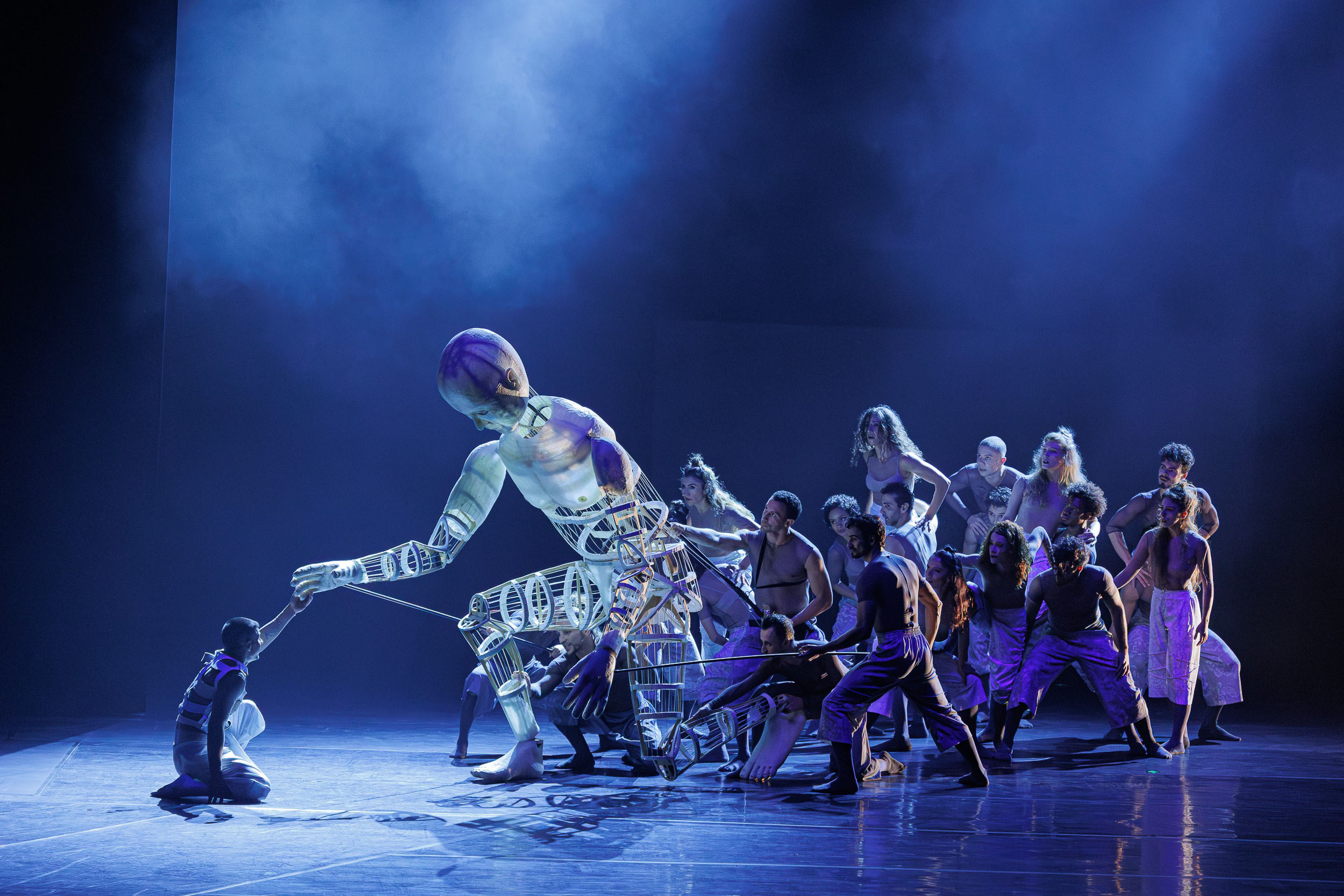 Centro Cultural Teatro Guaíra -  Londrina: Cine Teatro Universitário Ouro Verde –  Balé Teatro Guaíra apresenta Contraponto em Londrina – O Balé Teatro Guaíra (BTG), uma das companhias de dança mais tradicionais do país, se apresenta no Norte do Paraná em outubro com uma série de espetáculos gratuitos. O grupo abre o Festival de Dança de Londrina no dia 3 de outubro, às 20h, no Cine Teatro Universitário Ouro Verde, com o programa “Contraponto”, que reúne as coreografias “Anima – Imensidão Adentro”, de Alan